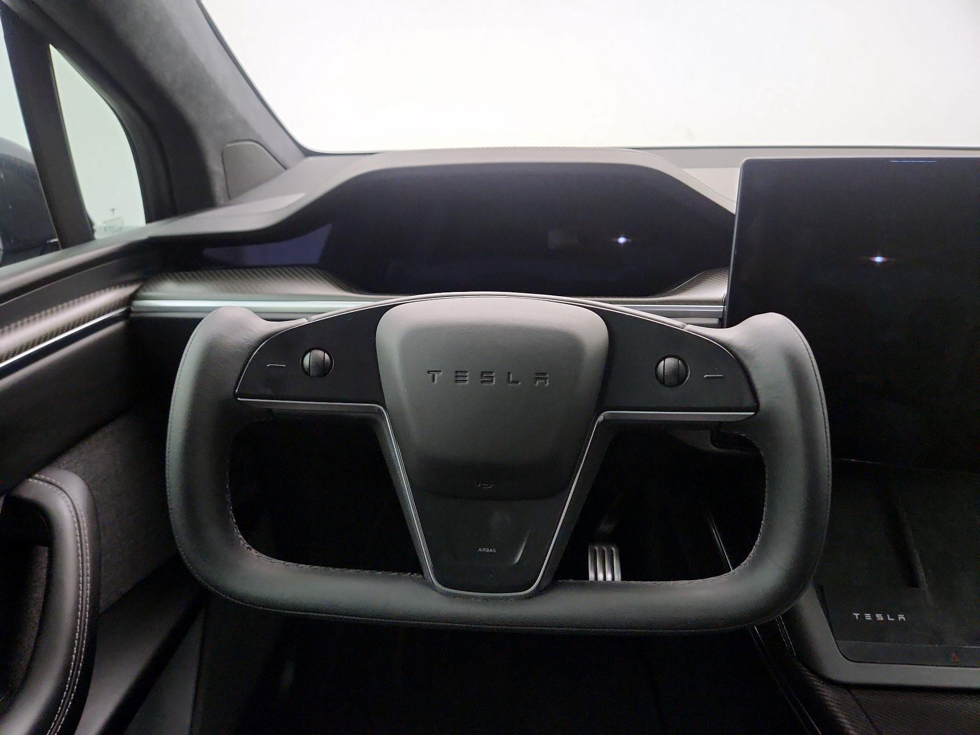 Thumbnail: 2023 Tesla Model X - 10