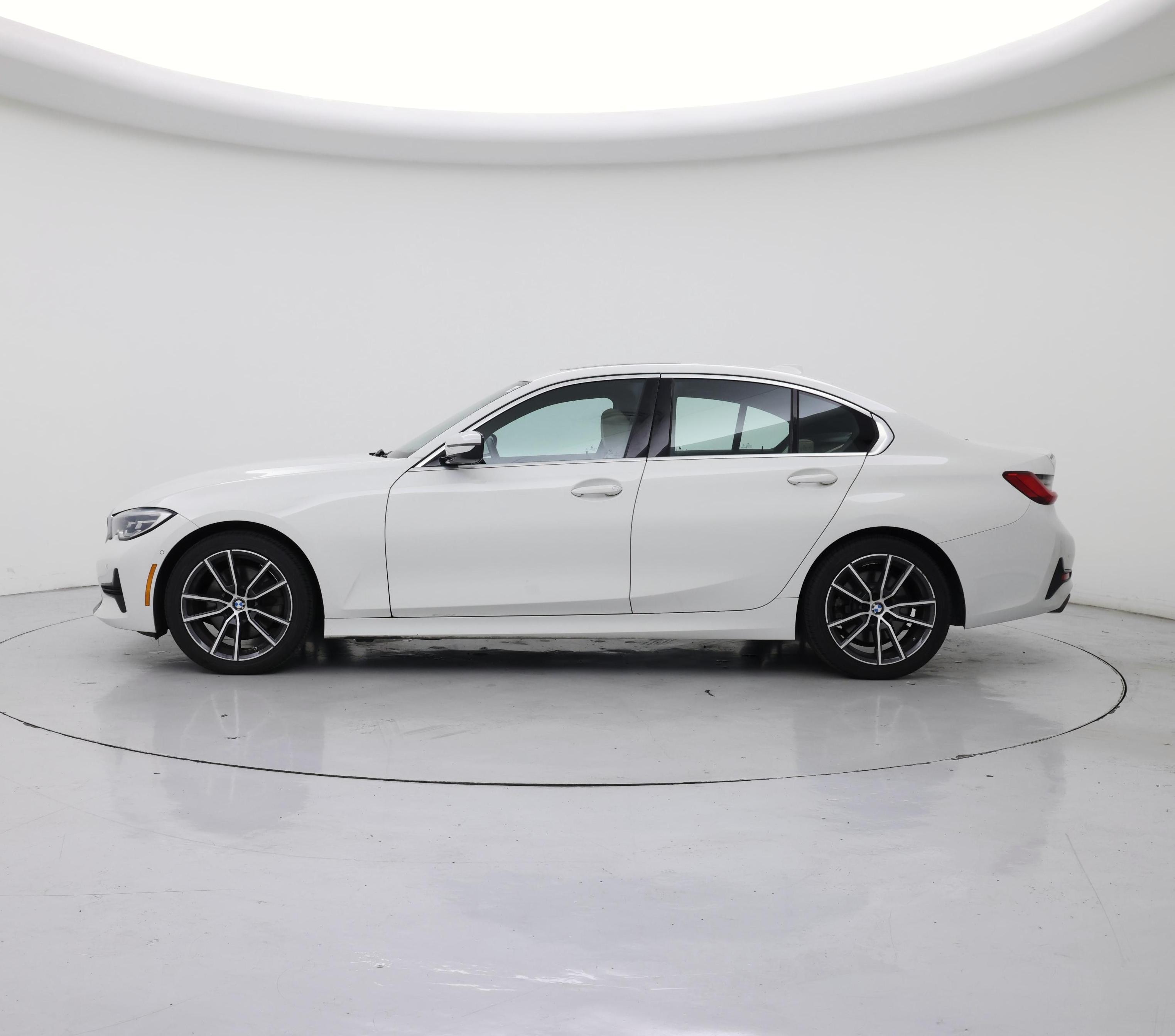 Thumbnail: 2021 BMW 3 Series - 3