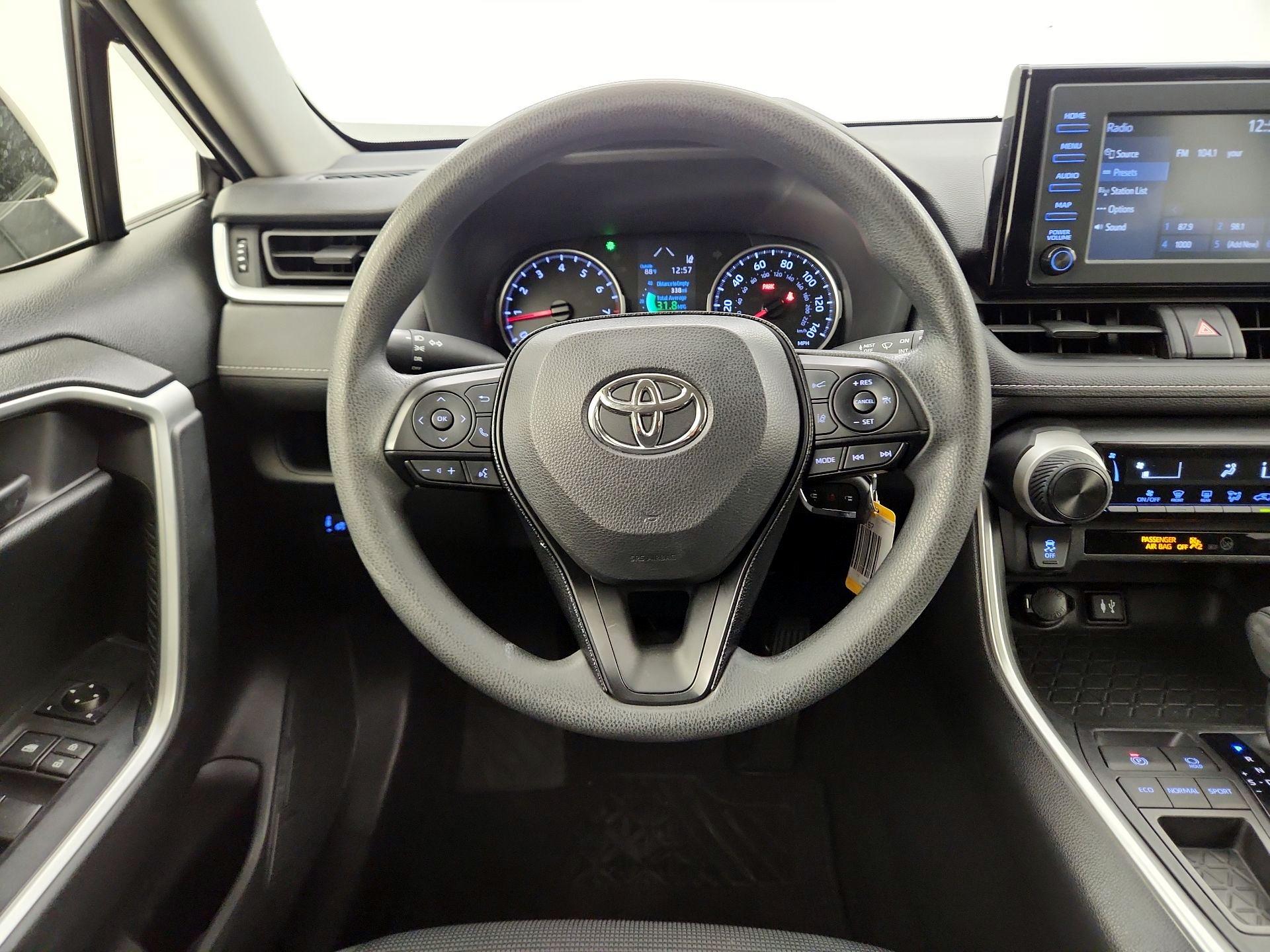 Thumbnail: 2019 Toyota RAV4 - 10
