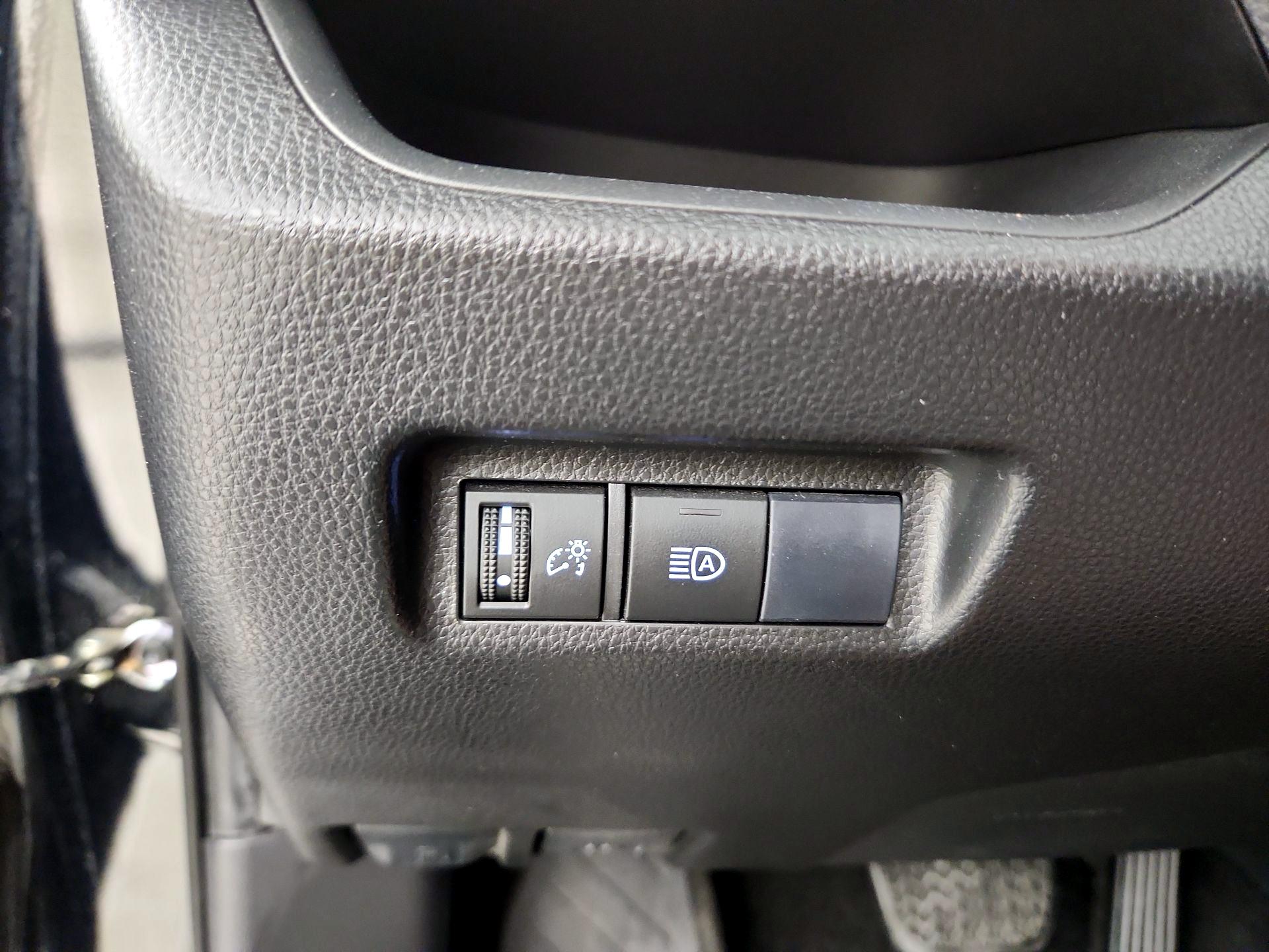 Thumbnail: 2019 Toyota RAV4 - 13