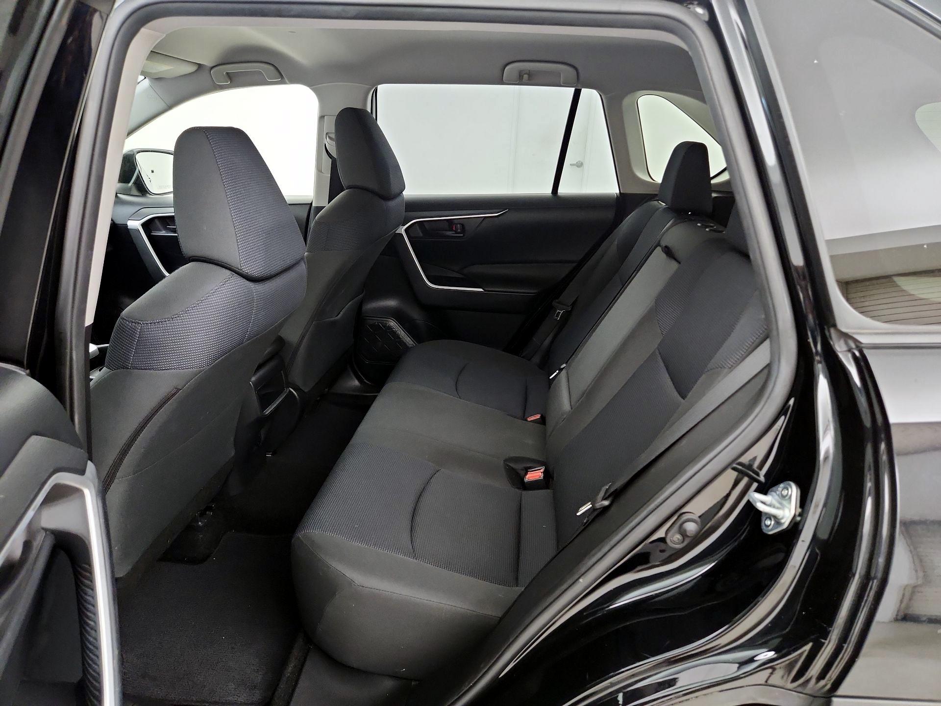 Thumbnail: 2019 Toyota RAV4 - 19