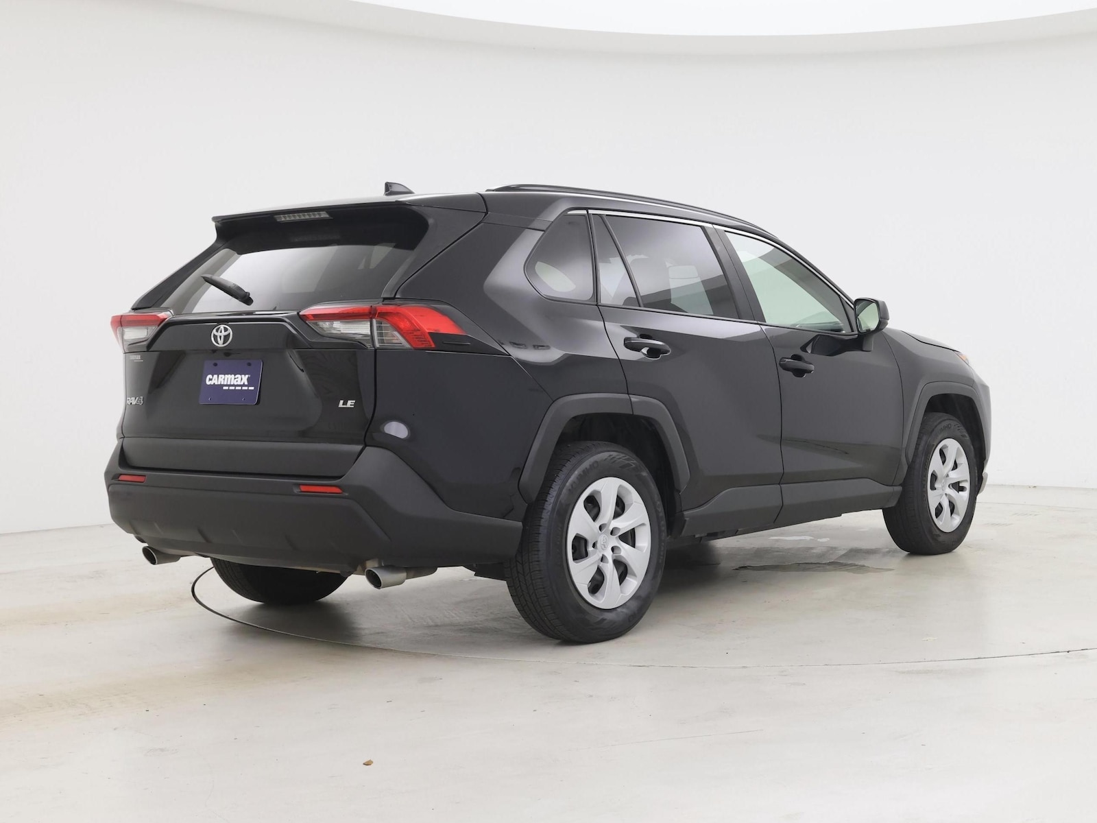 2019 Toyota RAV4 LE - Photo 9