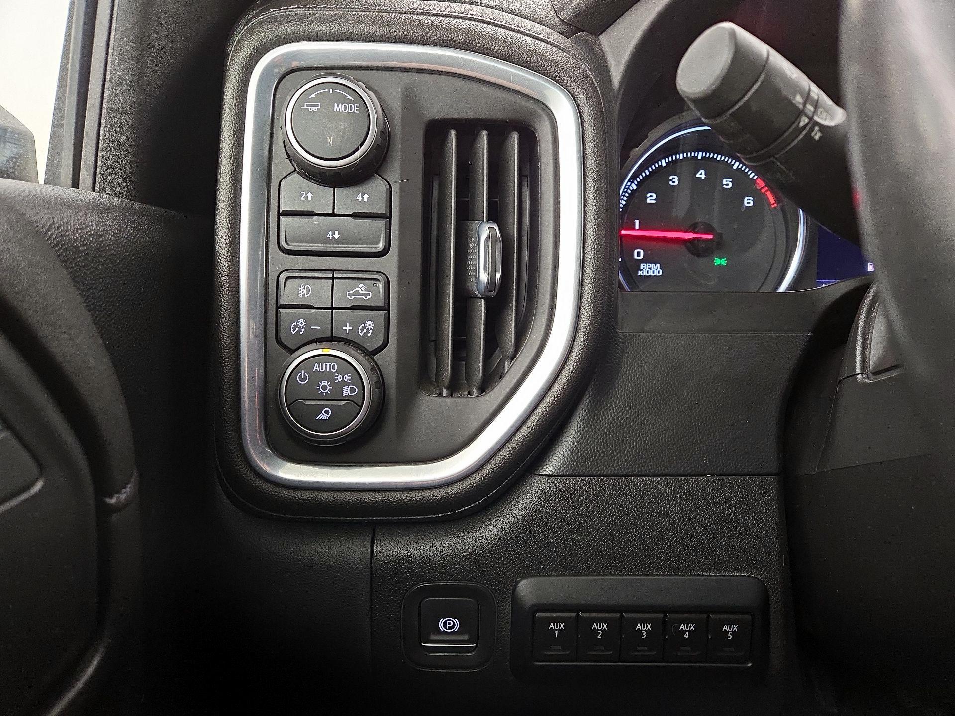 Thumbnail: 2022 Chevrolet Silverado 2500 - 13