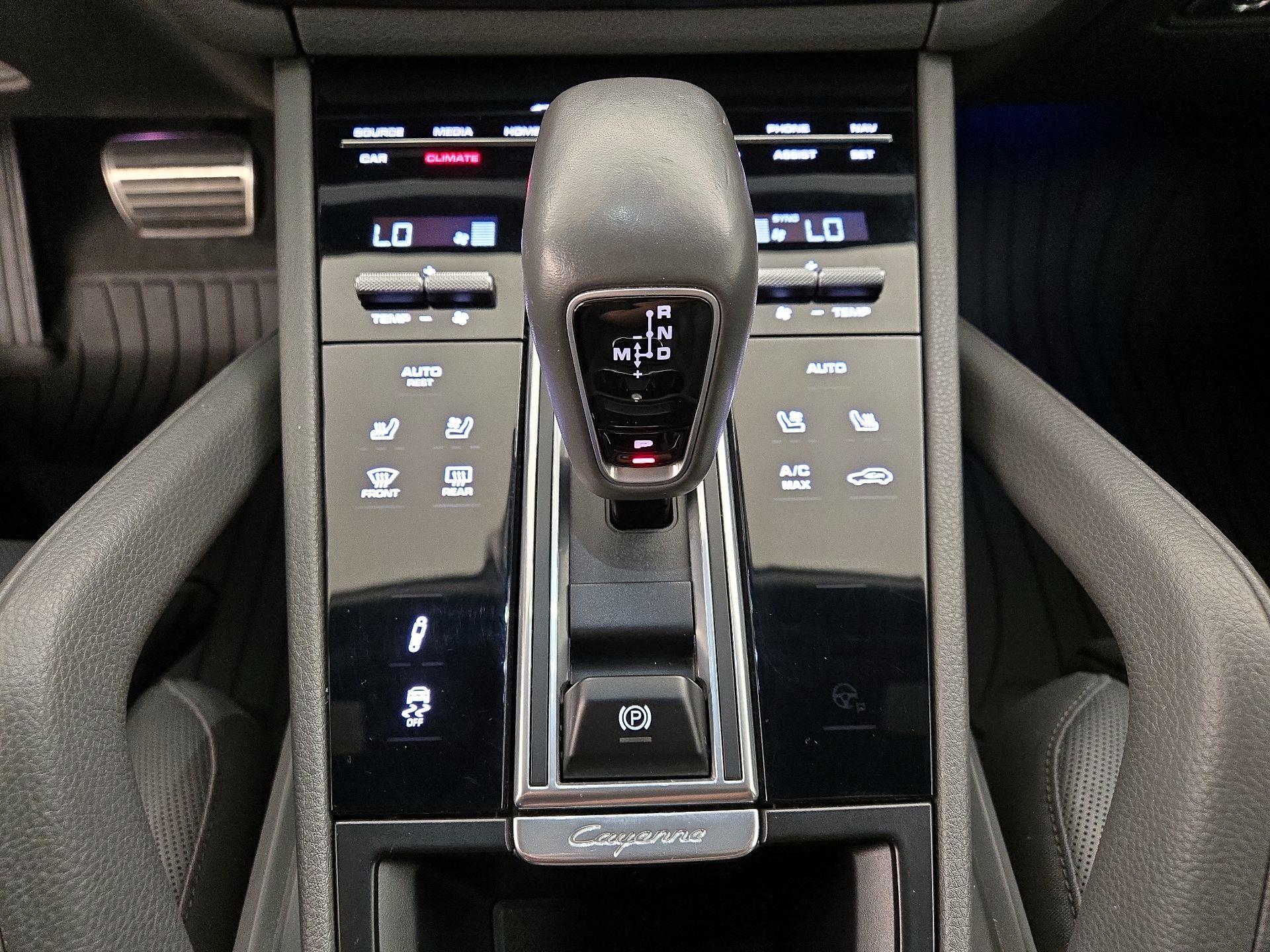Thumbnail: 2020 Porsche Cayenne - 18
