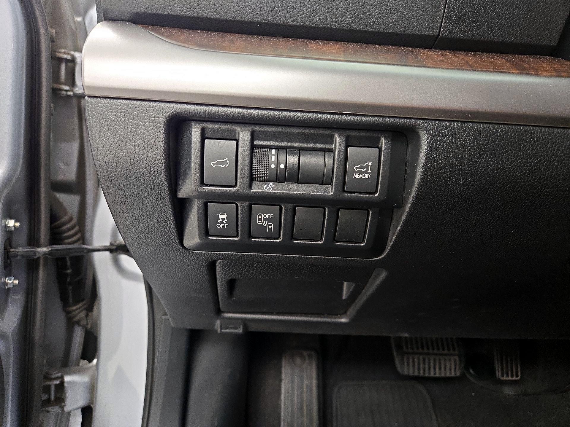 Thumbnail: 2015 Subaru Outback - 13