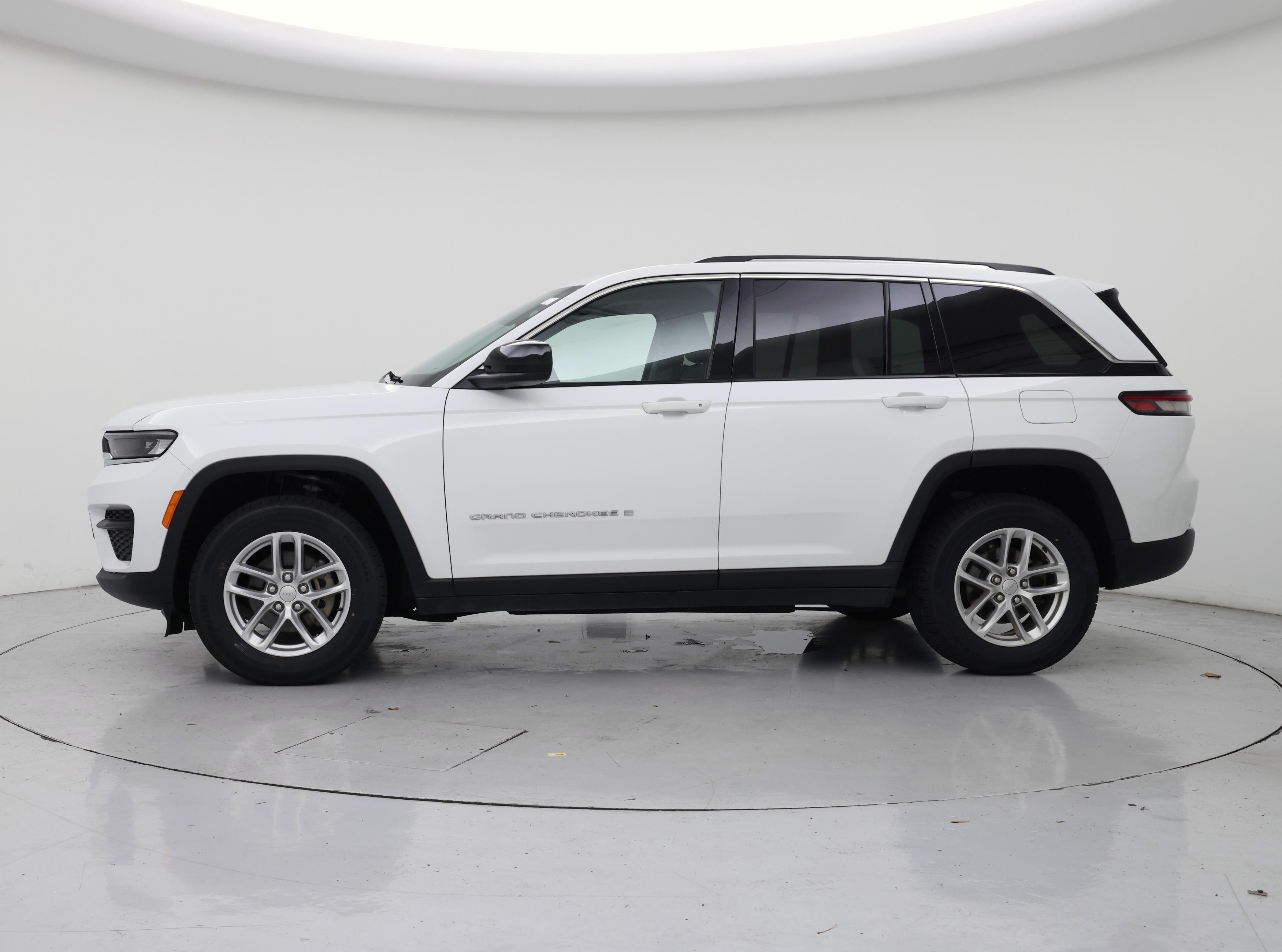Thumbnail: 2023 Jeep Grand Cherokee - 3