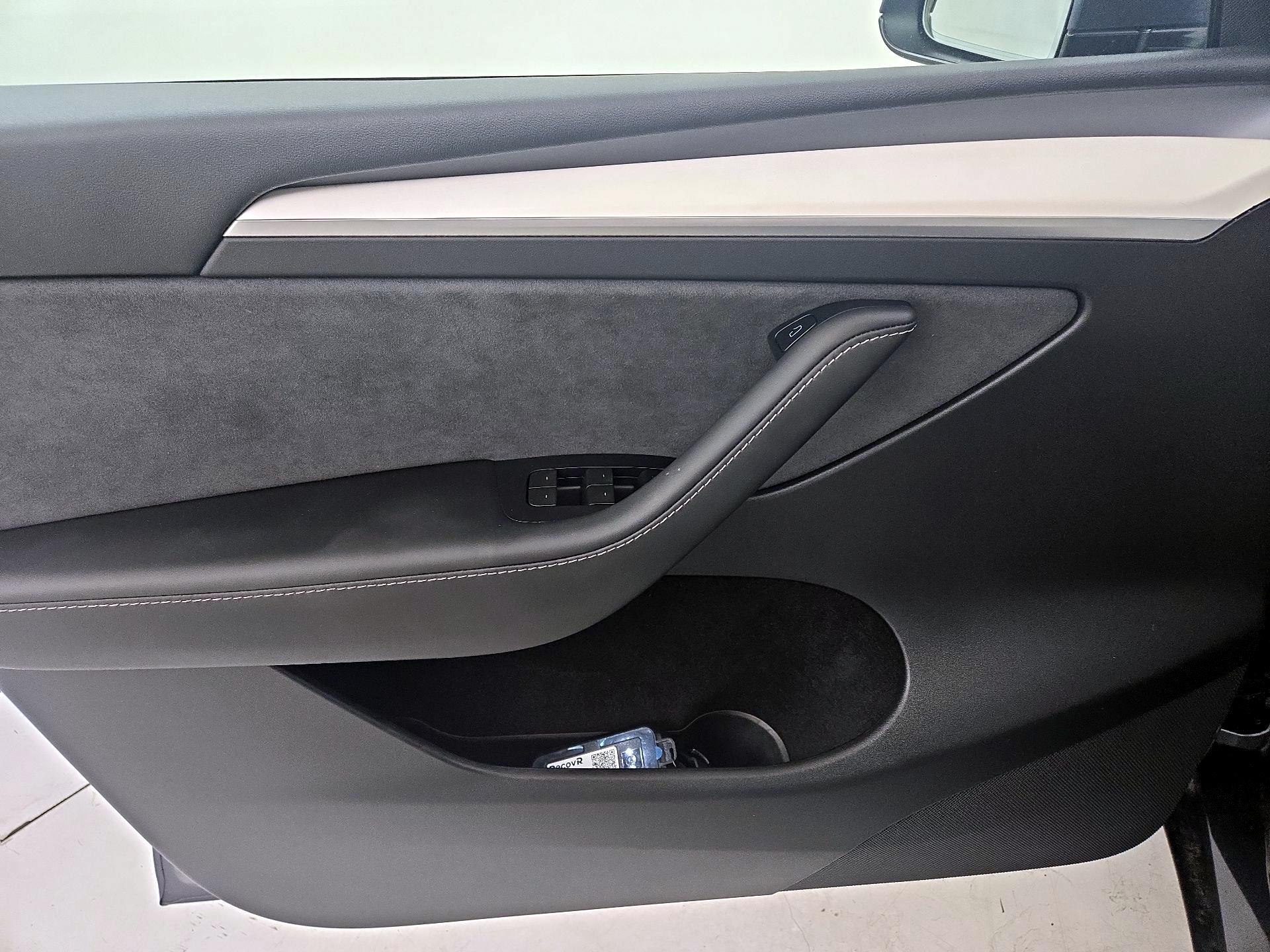 Thumbnail: 2023 Tesla Model Y - 12