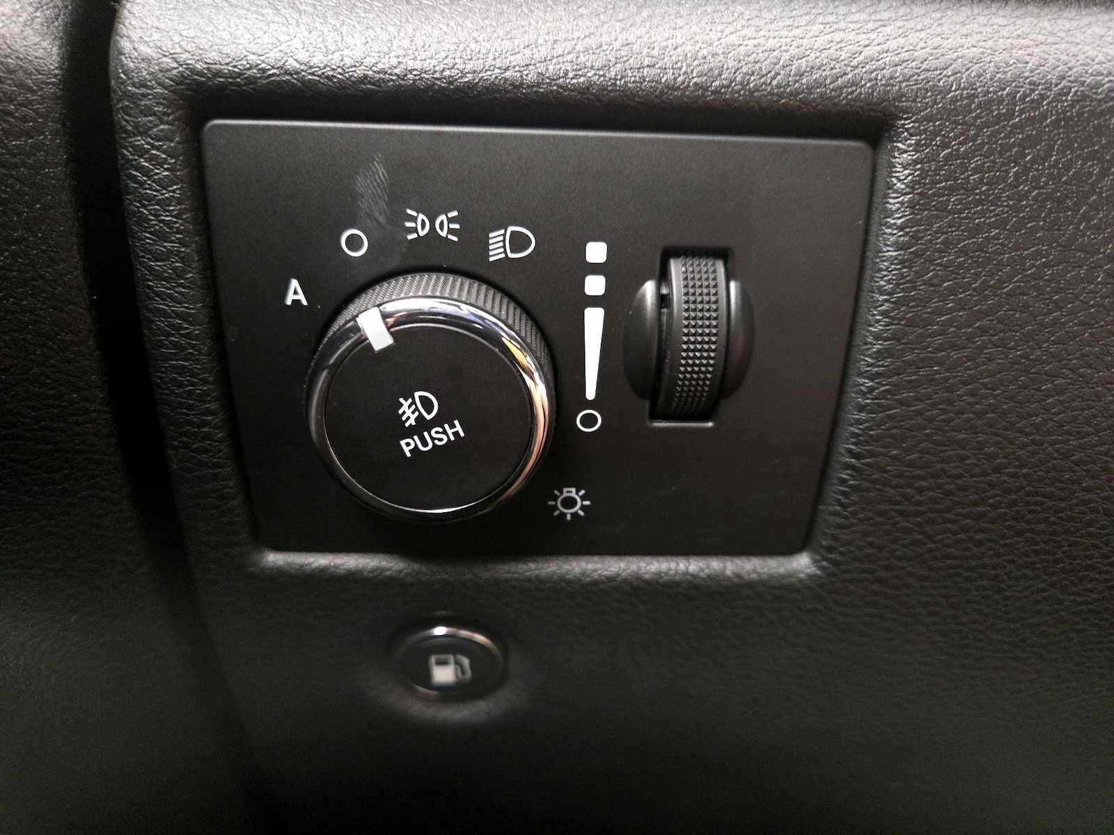 2015 Jeep Grand Cherokee Altitude - Photo 14
