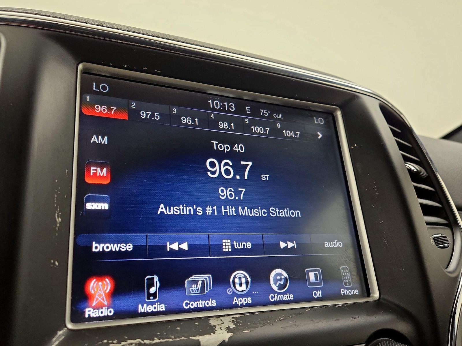 2015 Jeep Grand Cherokee Altitude - Photo 16