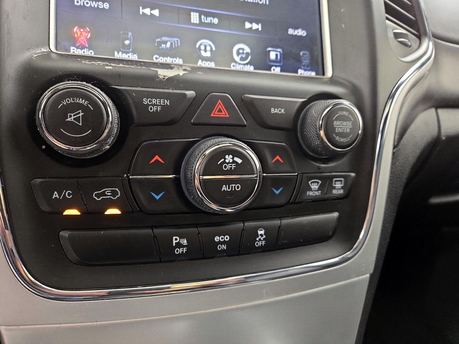 2015 Jeep Grand Cherokee Altitude - Photo 17