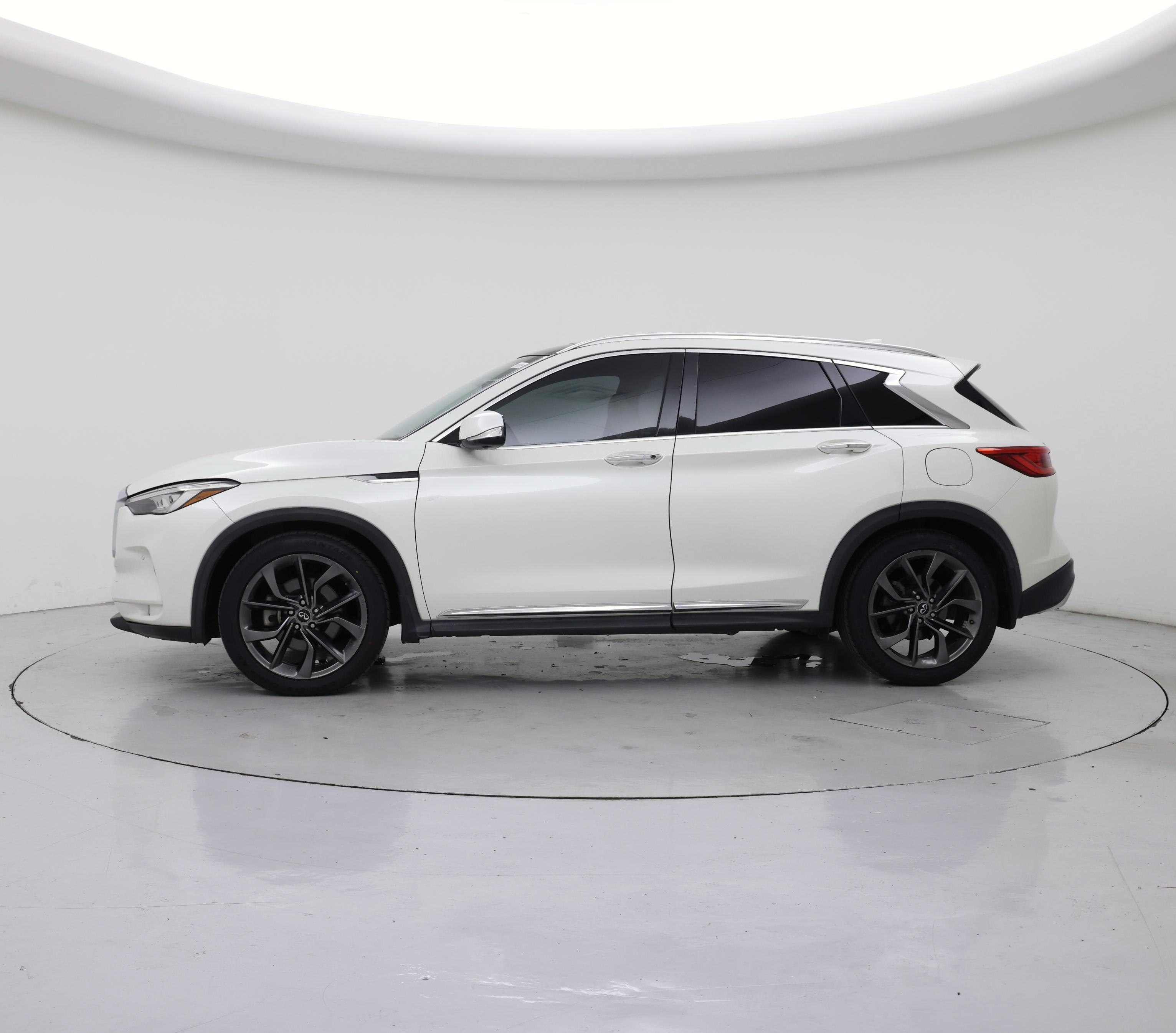 Thumbnail: 2019 INFINITI QX50 - 3