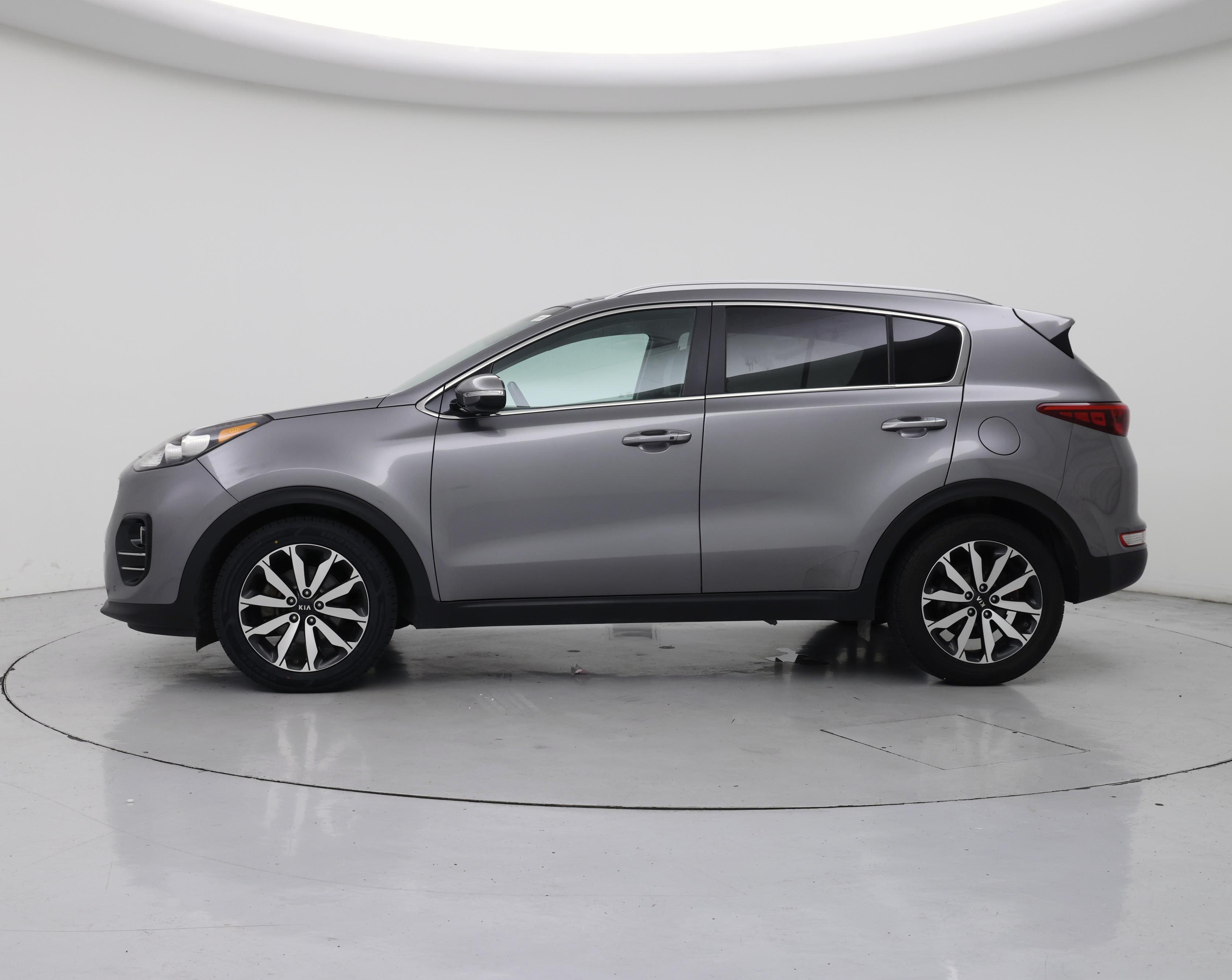 Thumbnail: 2017 Kia Sportage - 3