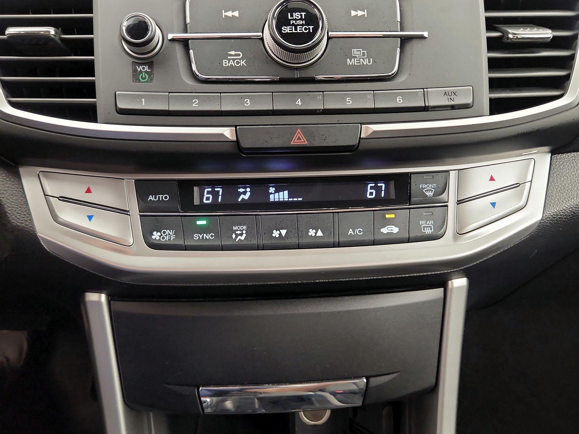 Thumbnail: 2015 Honda Accord - 16