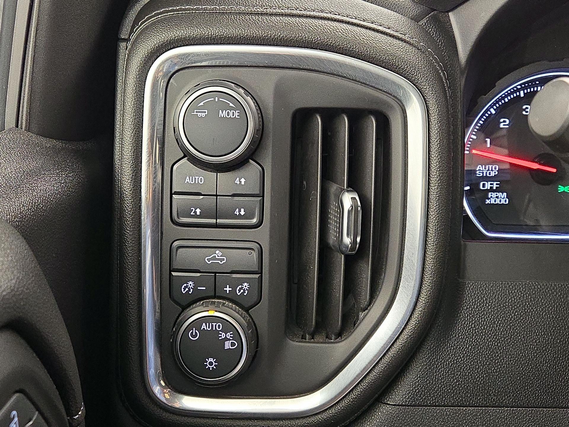 Thumbnail: 2021 Chevrolet Silverado 1500 - 13