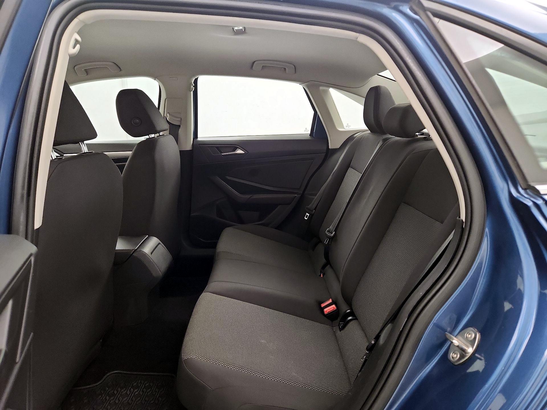 Thumbnail: 2019 Volkswagen Jetta - 18
