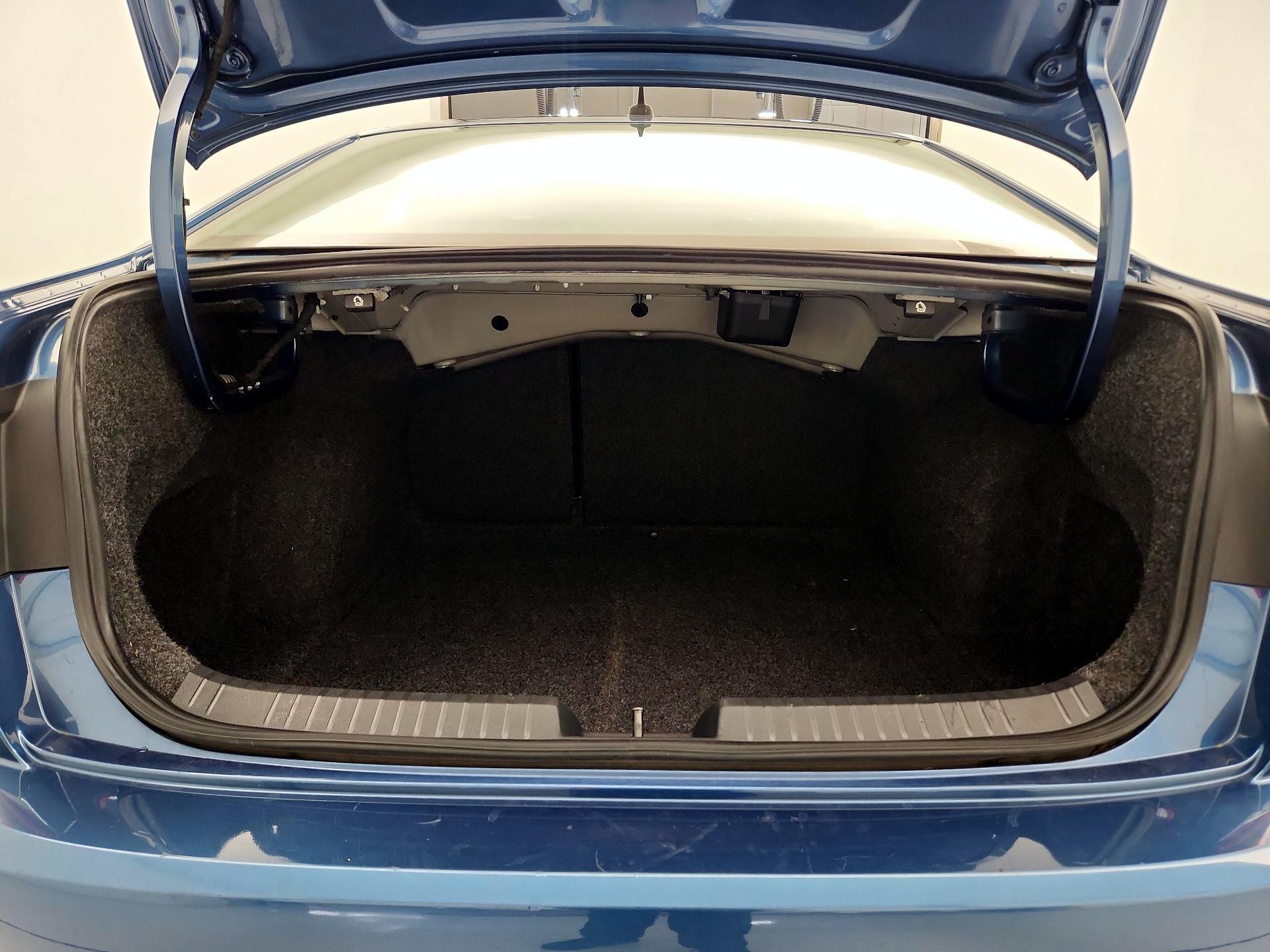 Thumbnail: 2019 Volkswagen Jetta - 19
