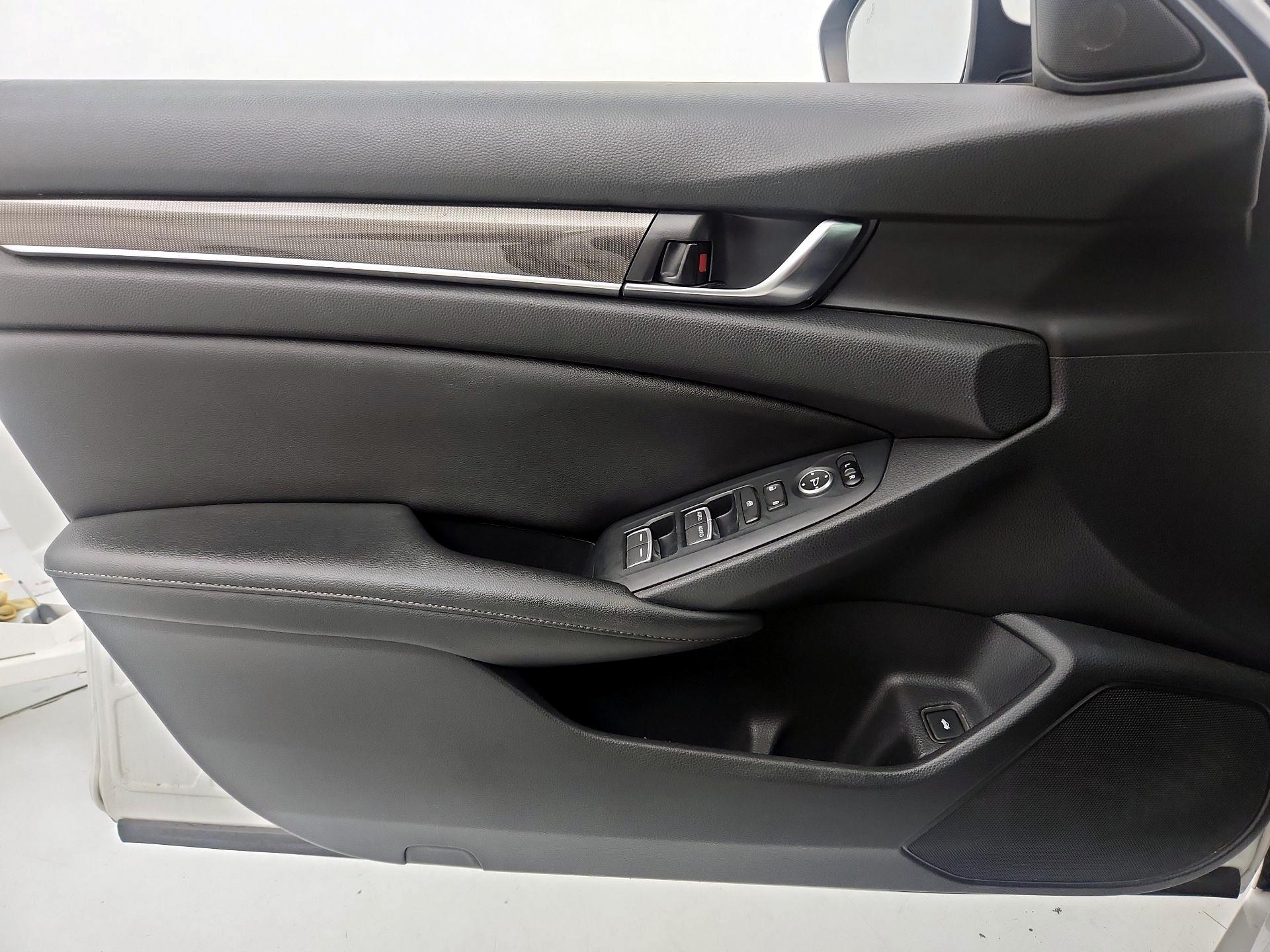 Thumbnail: 2019 Honda Accord - 12