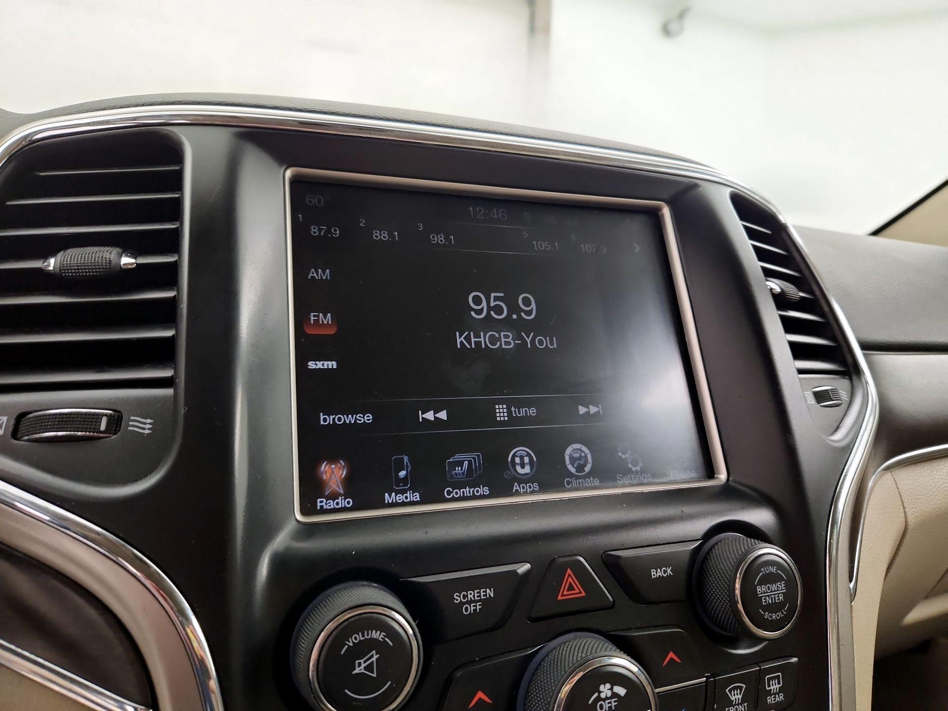 Thumbnail: 2017 Jeep Grand Cherokee - 15