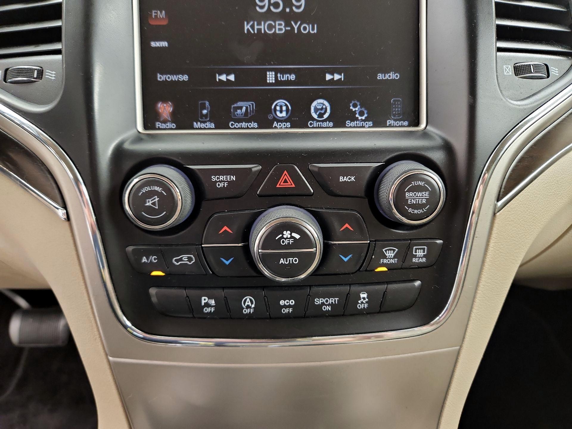 Thumbnail: 2017 Jeep Grand Cherokee - 16