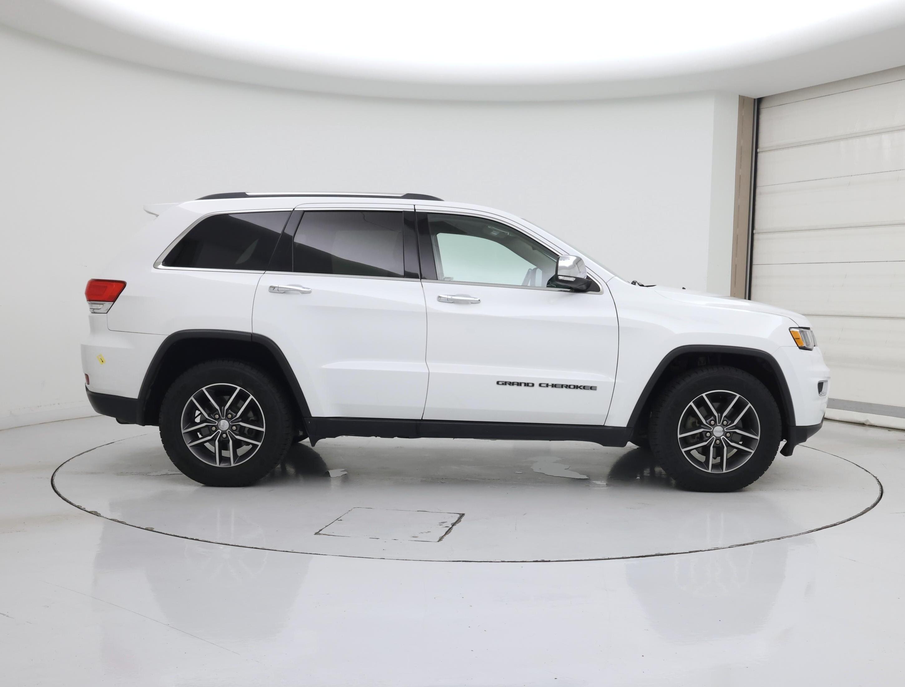 Thumbnail: 2017 Jeep Grand Cherokee - 7