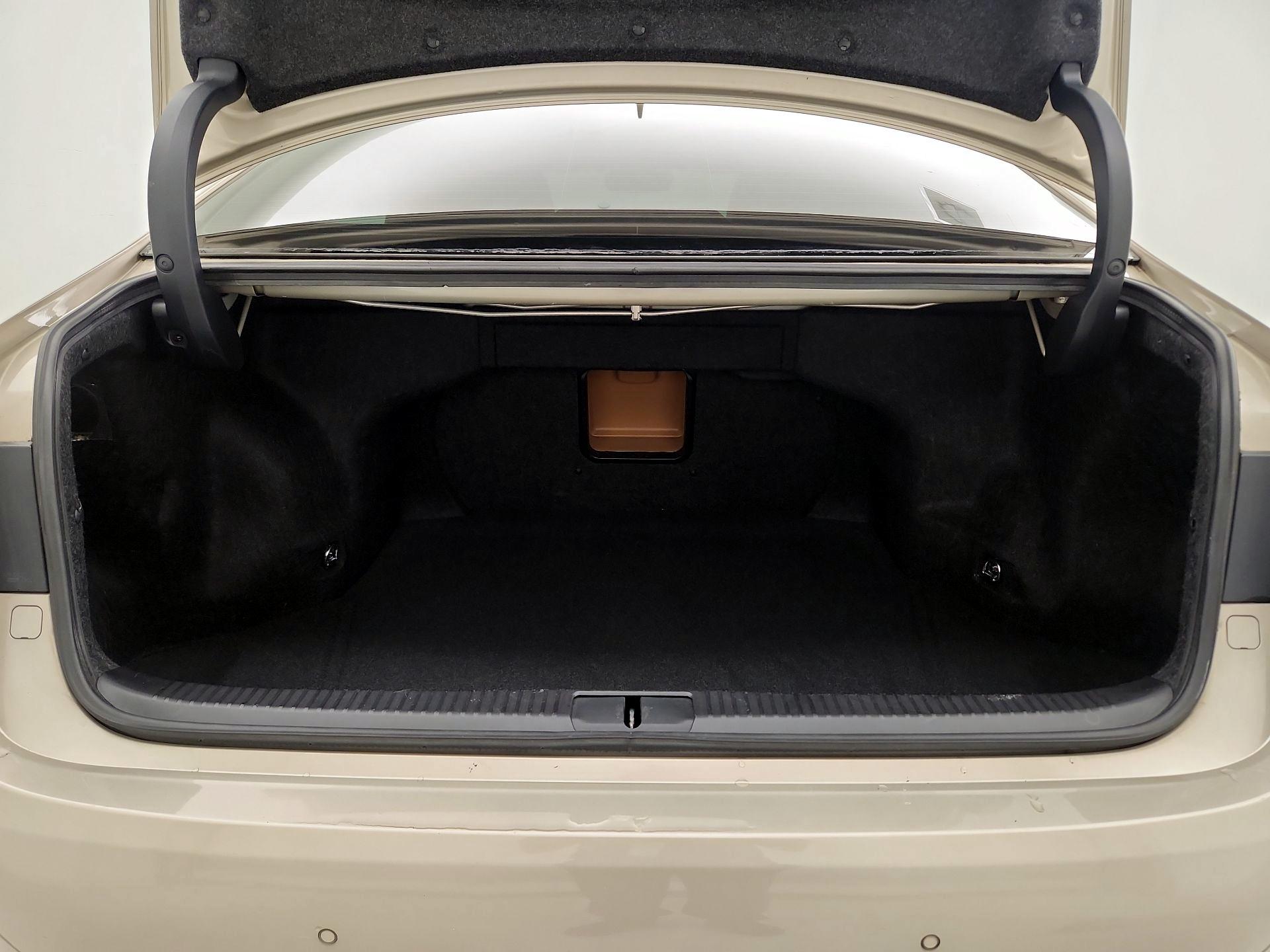 Thumbnail: 2016 Lexus ES - 20