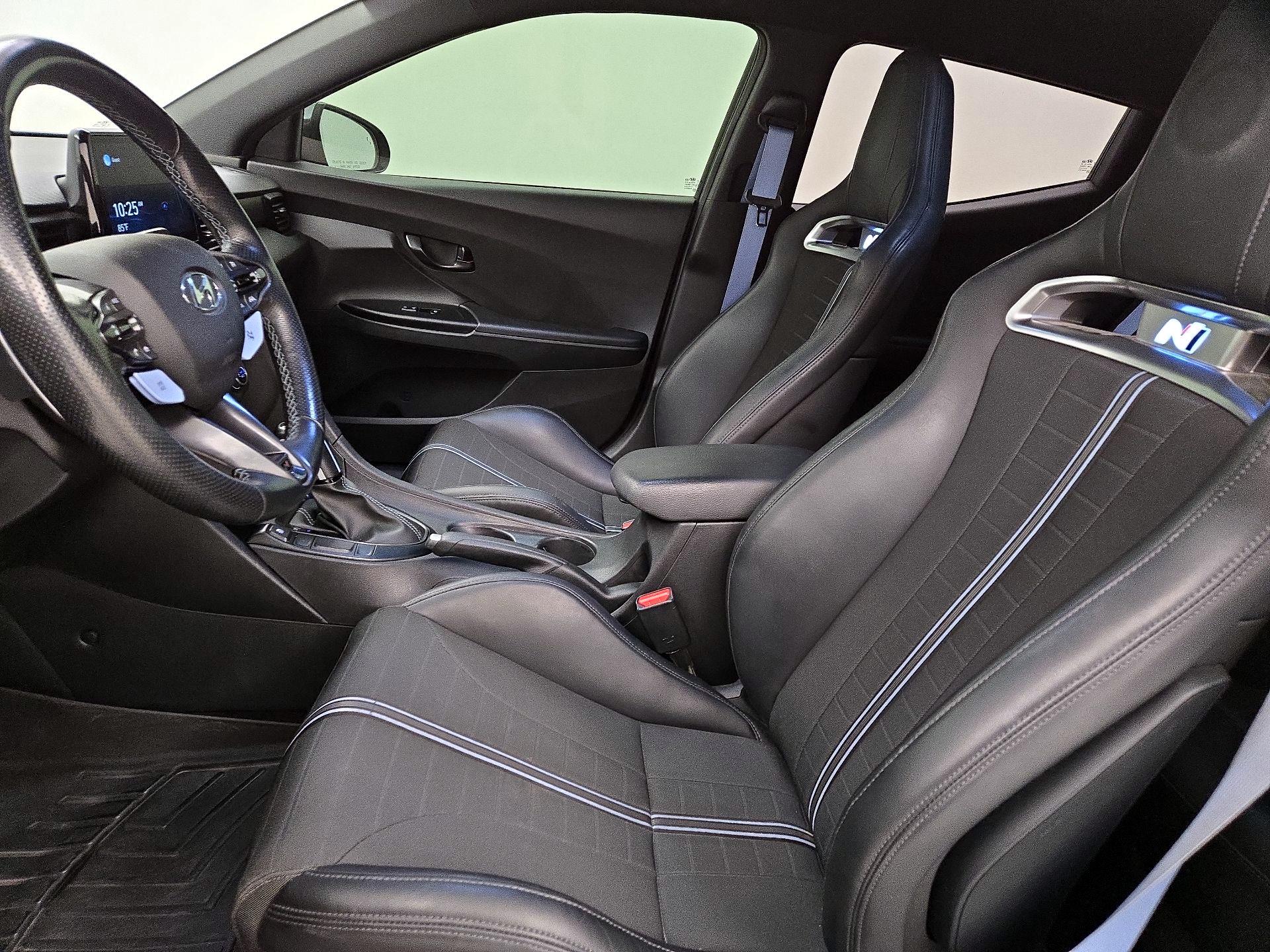 Thumbnail: 2021 Hyundai Veloster - 11