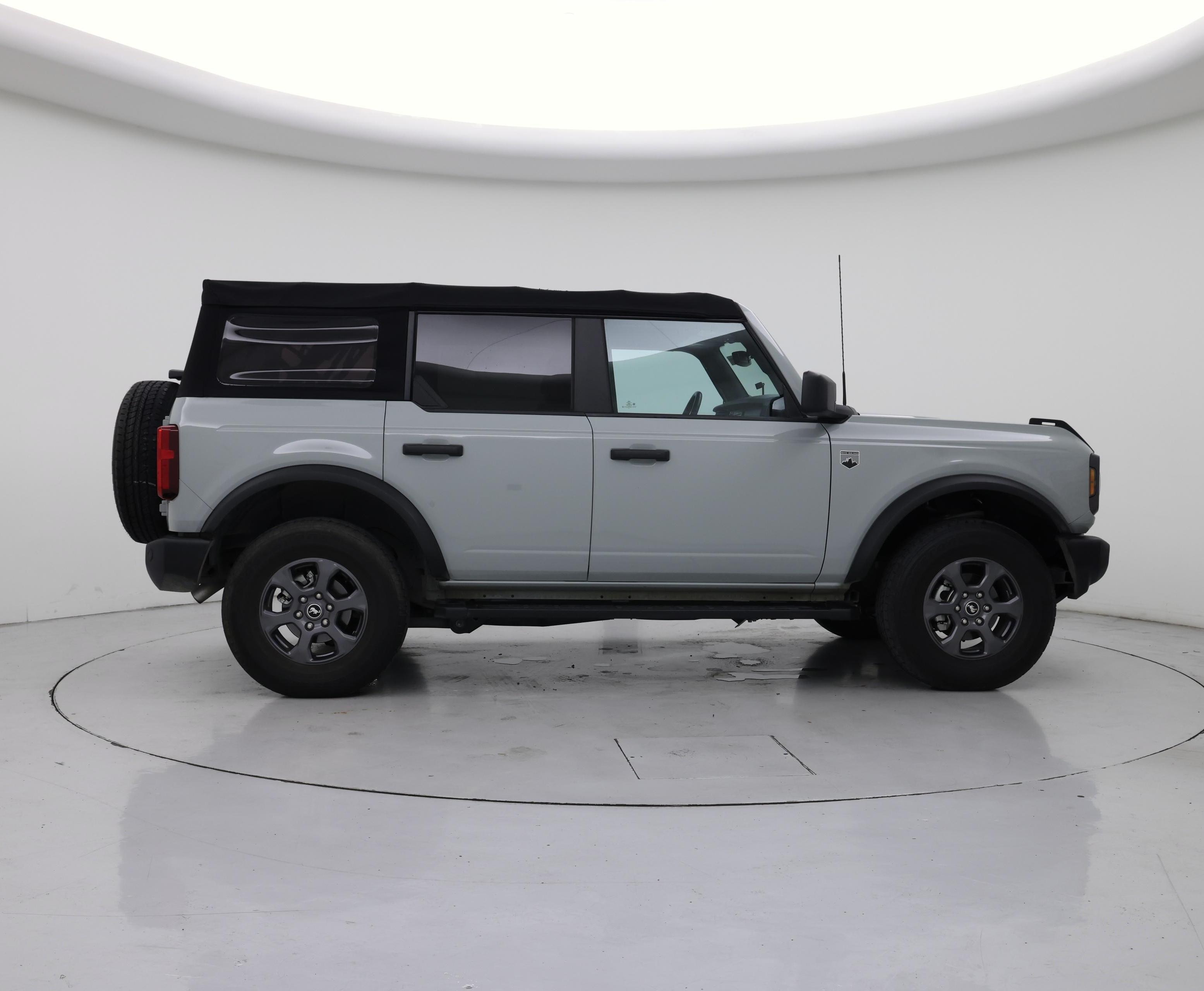 Thumbnail: 2022 Ford Bronco - 7