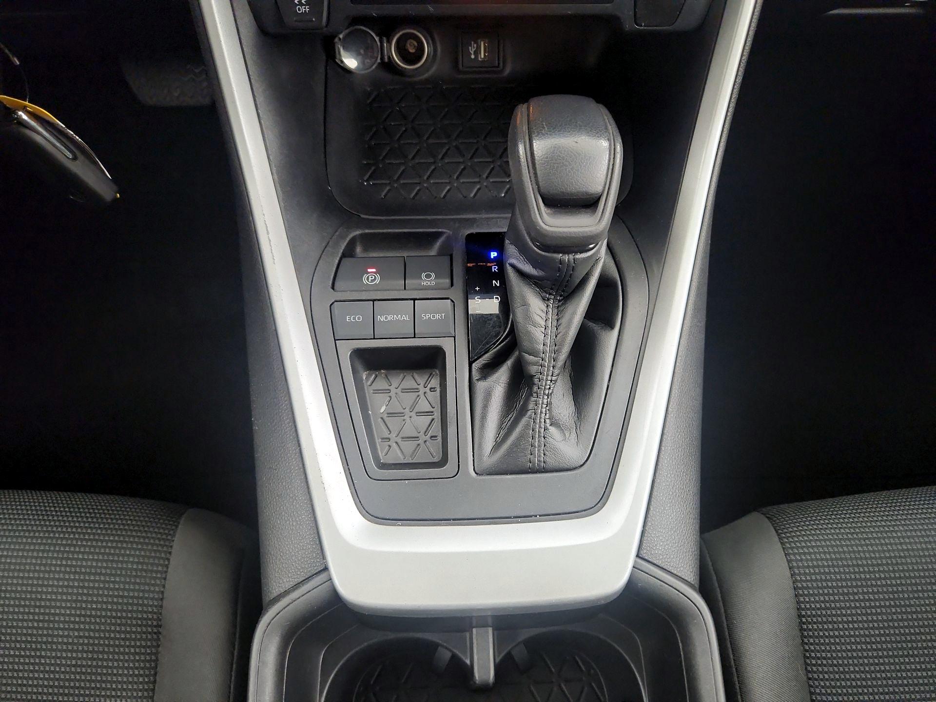 Thumbnail: 2023 Toyota RAV4 - 17