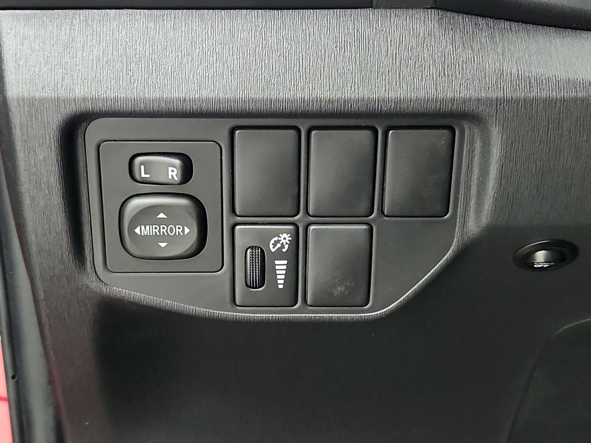 Thumbnail: 2015 Toyota Prius - 13