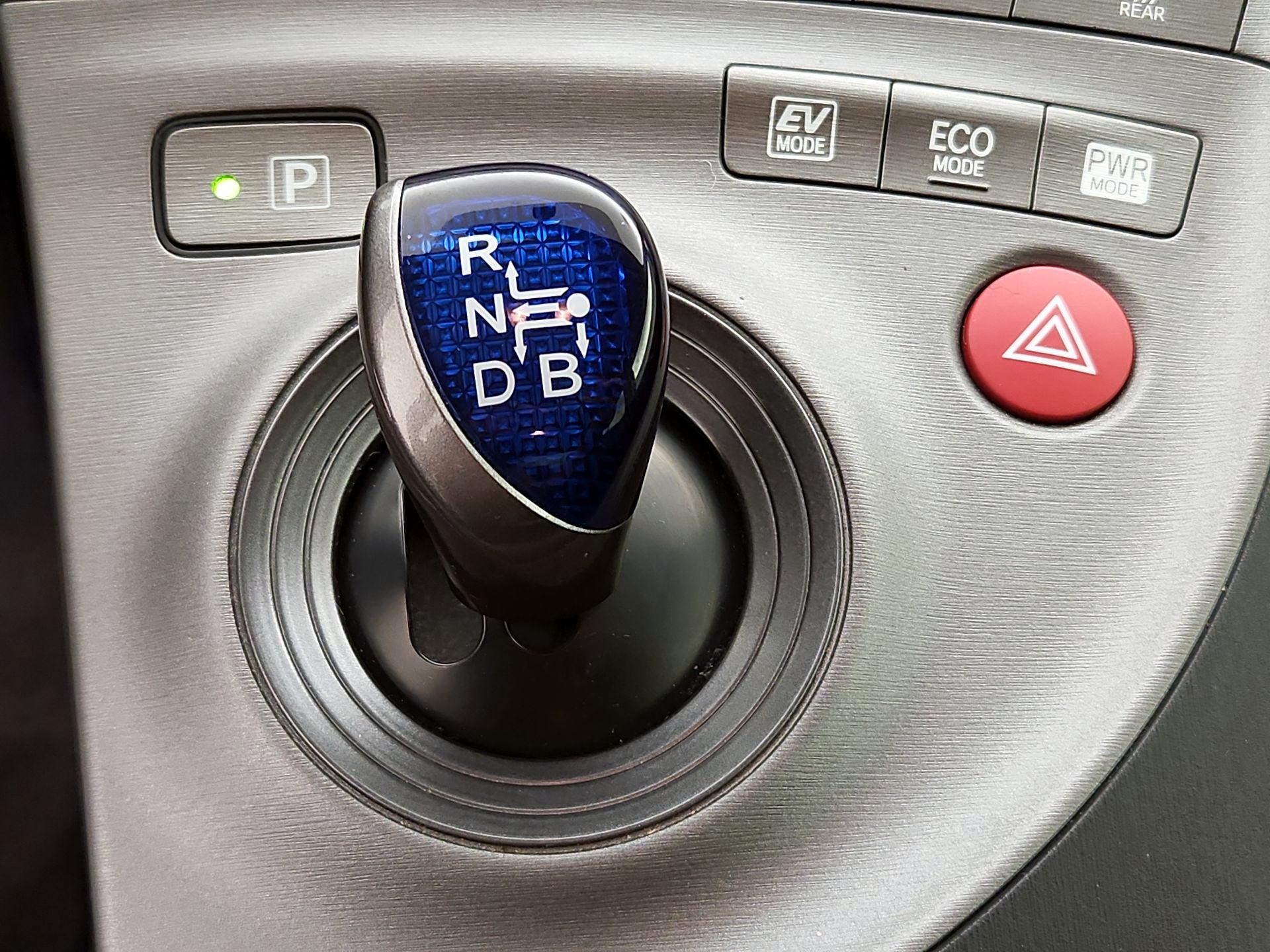 Thumbnail: 2015 Toyota Prius - 18