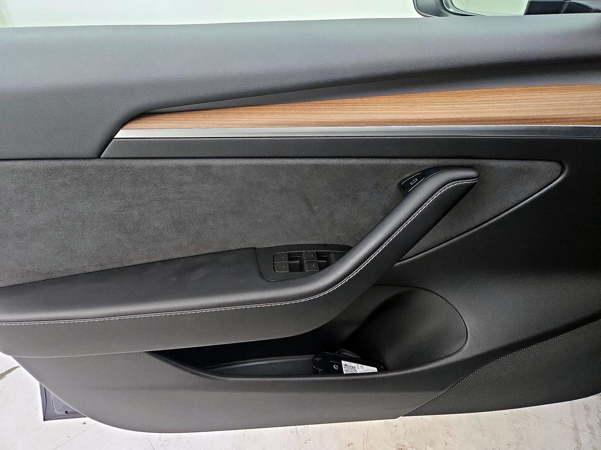 Thumbnail: 2022 Tesla Model 3 - 12
