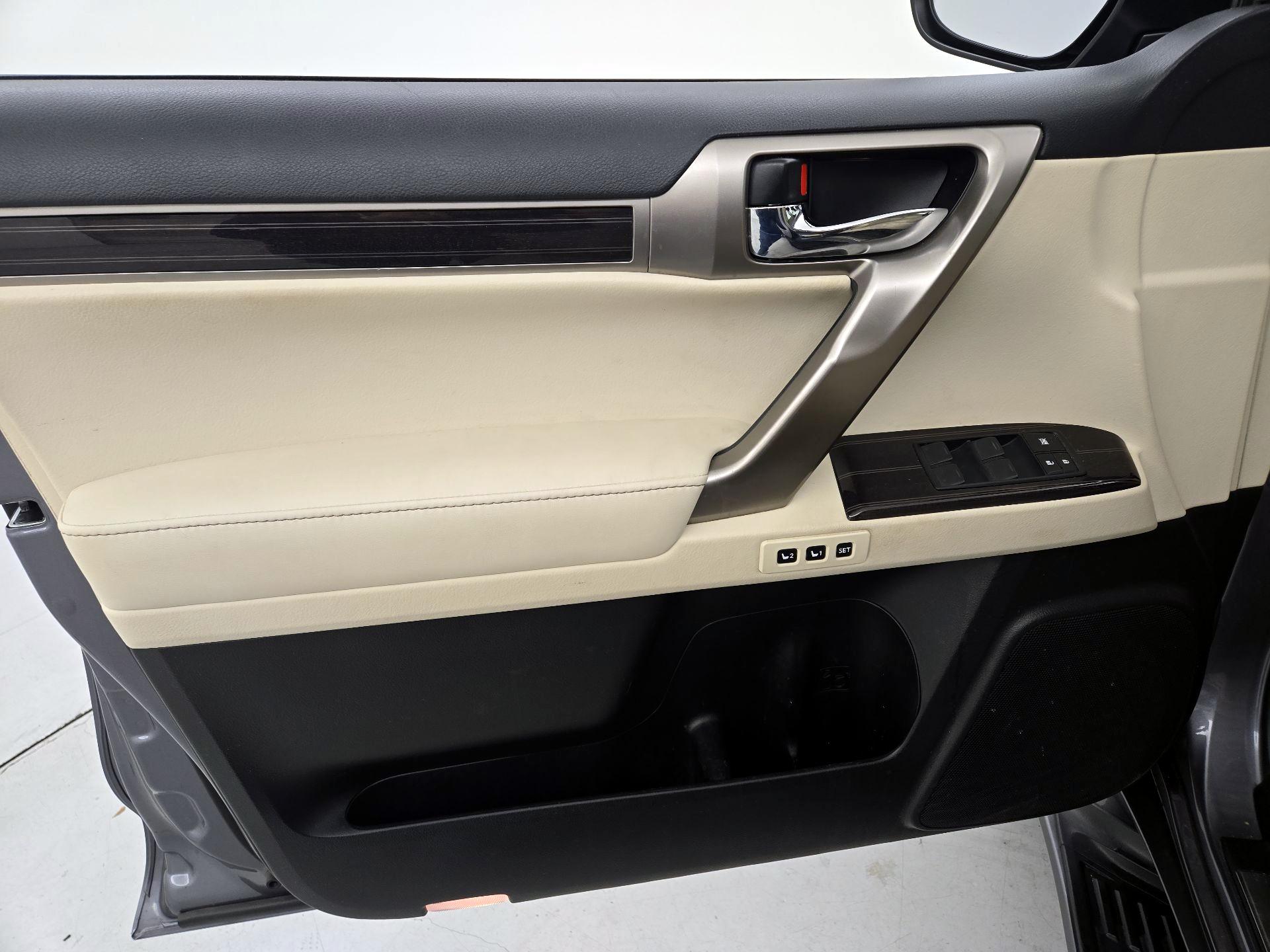 Thumbnail: 2021 Lexus GX - 12