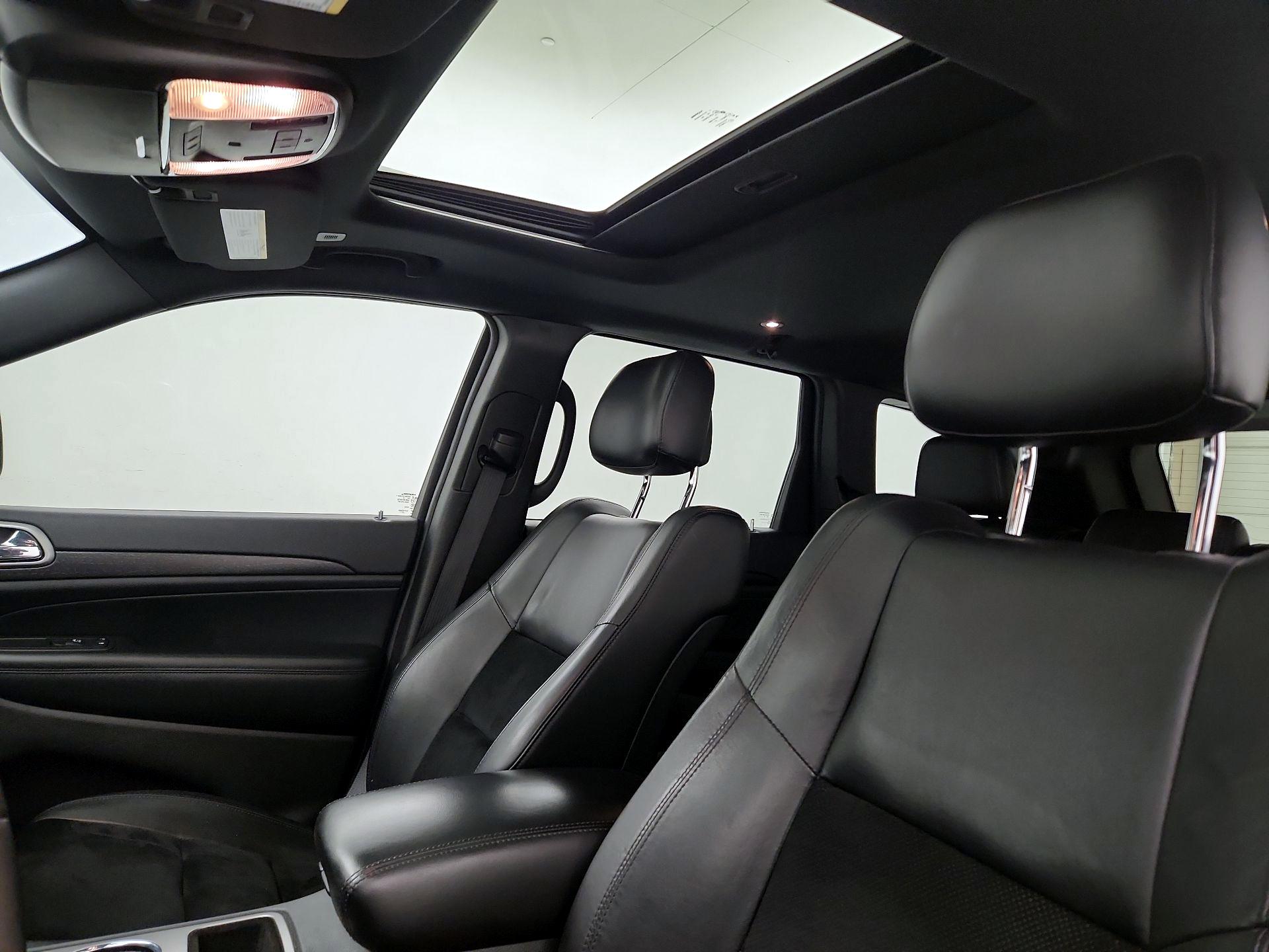 Thumbnail: 2017 Jeep Grand Cherokee - 20