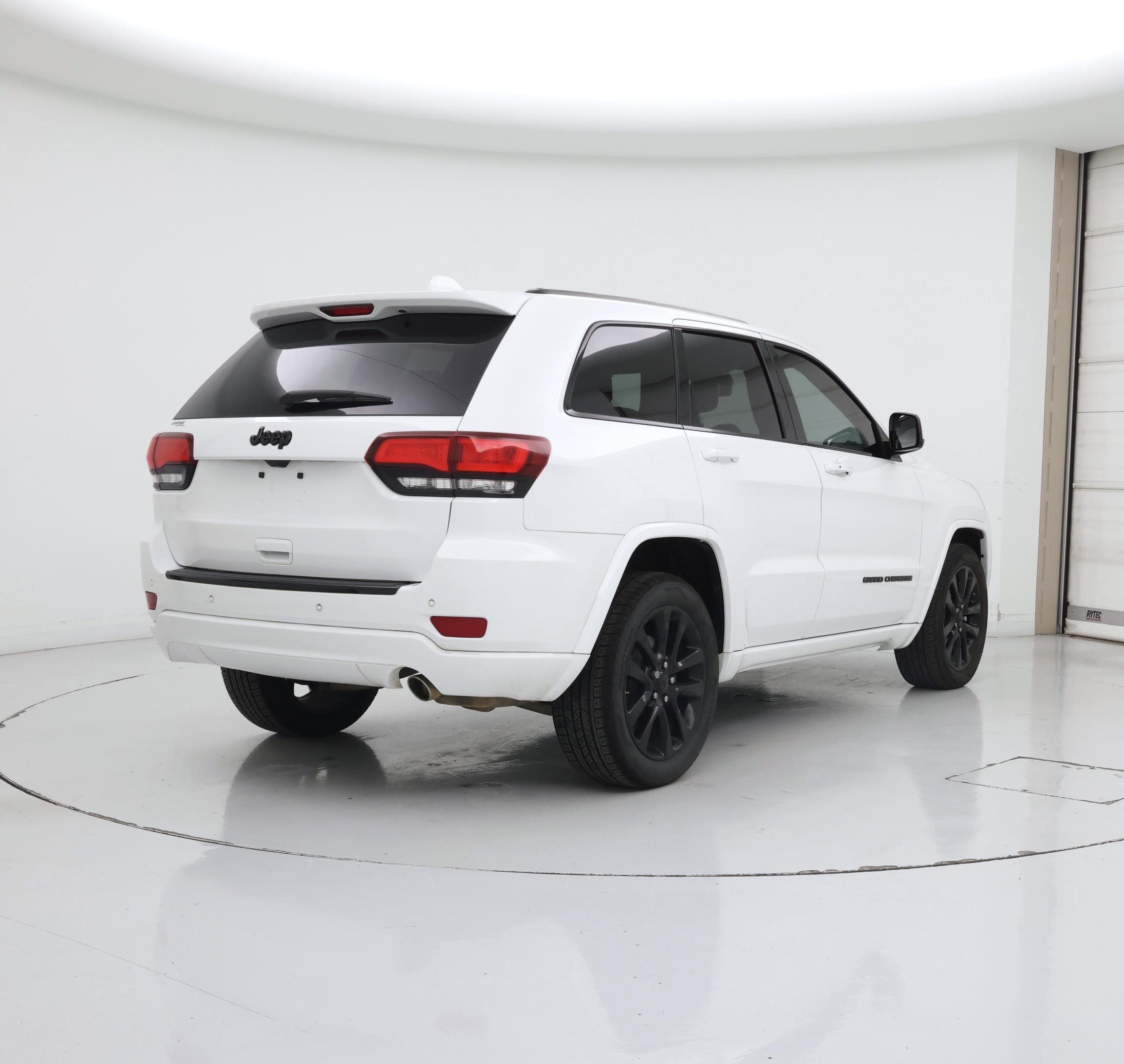 Thumbnail: 2017 Jeep Grand Cherokee - 8