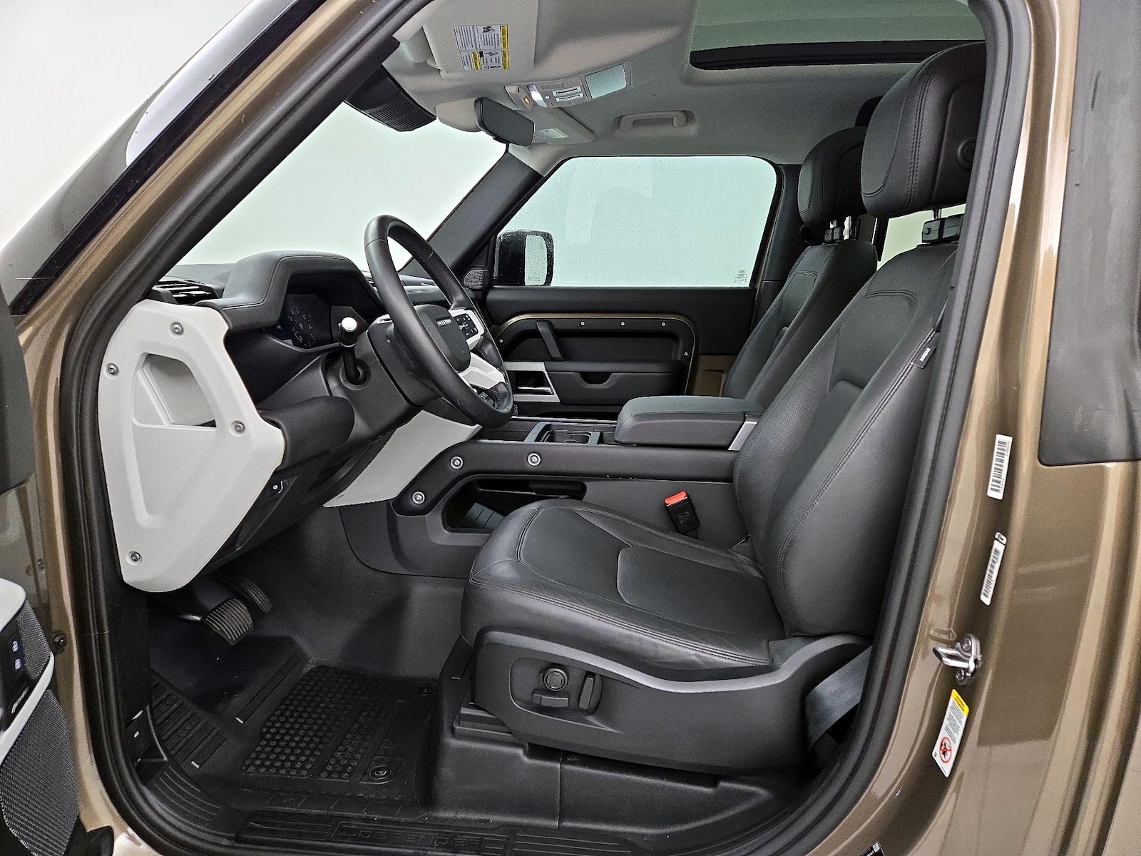 2023 Land Rover Defender S - Photo 12