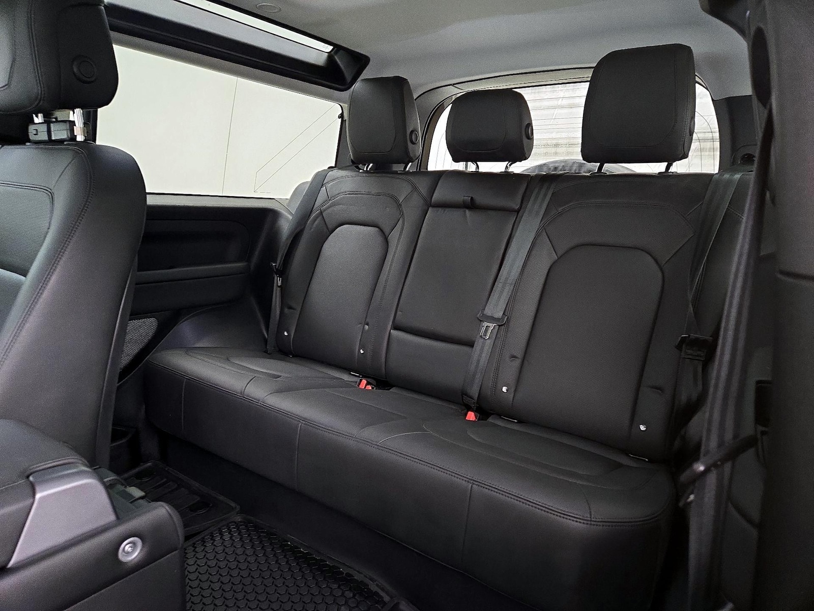 2023 Land Rover Defender S - Photo 22