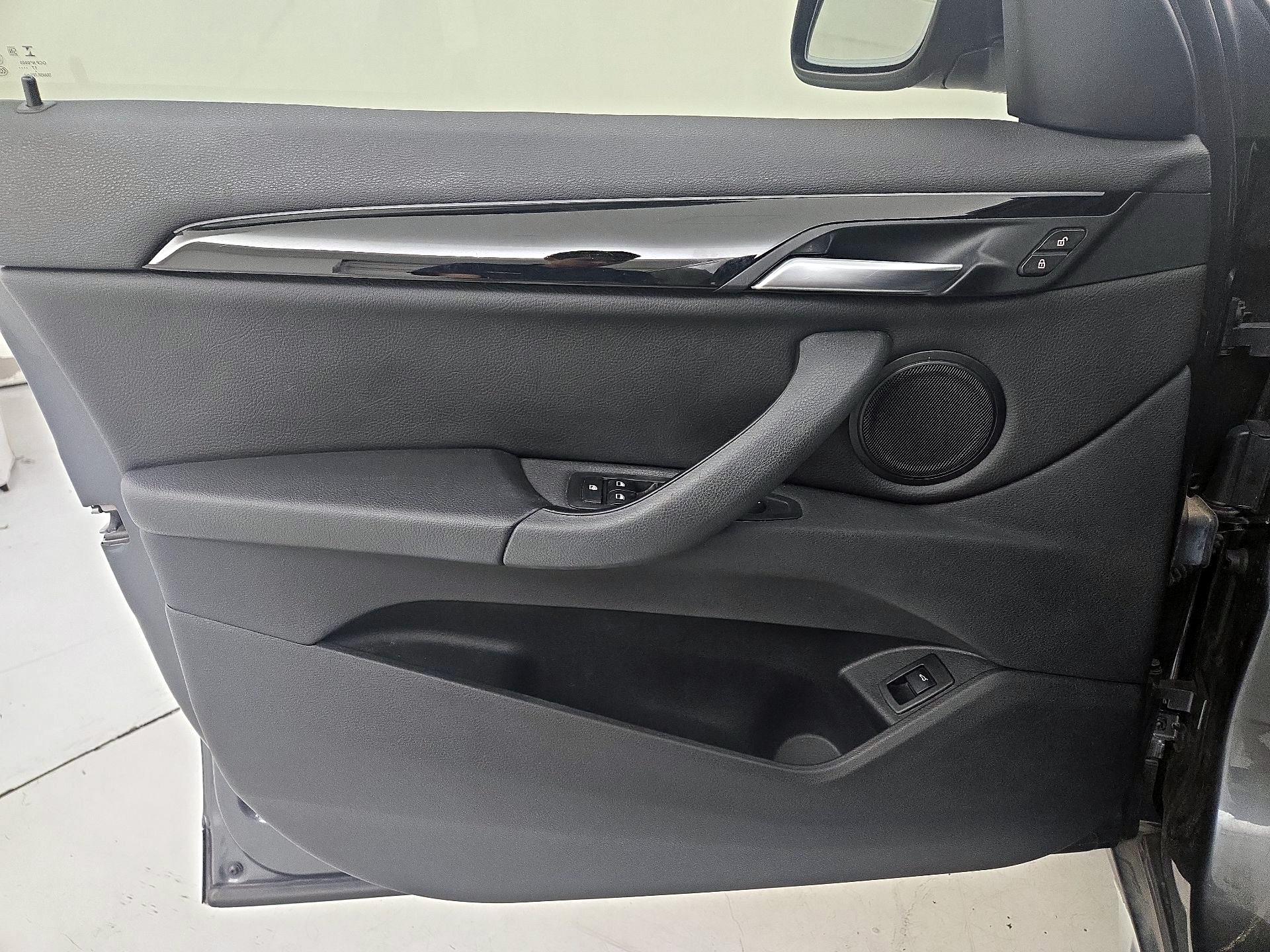 Thumbnail: 2018 BMW X1 - 12