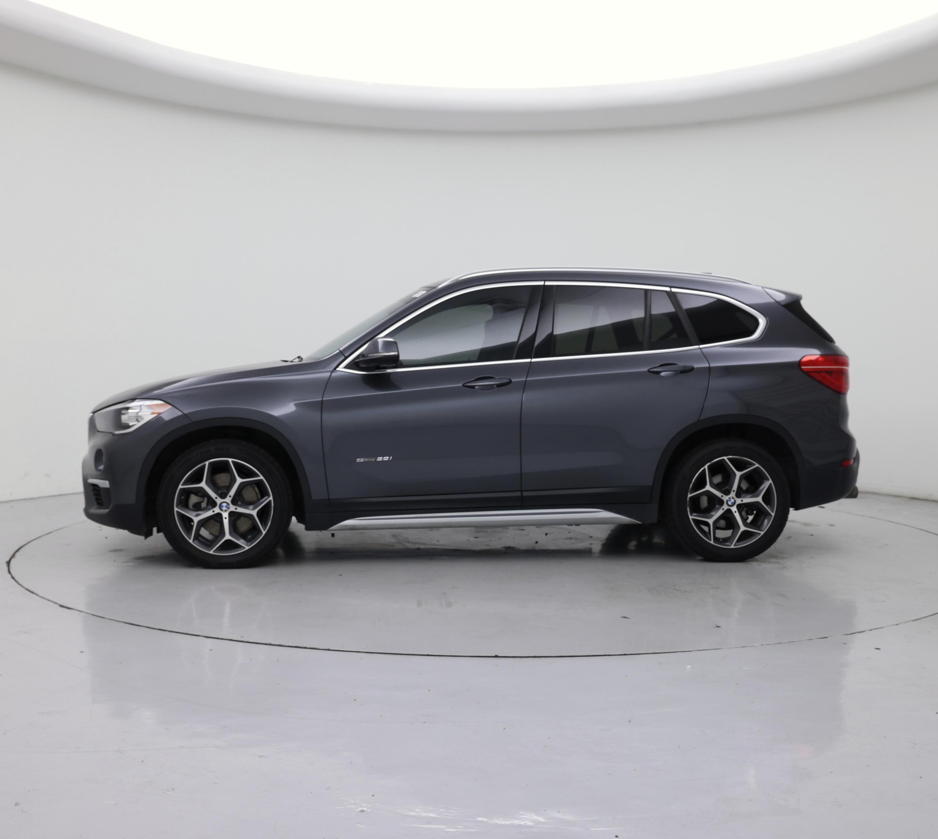 Thumbnail: 2018 BMW X1 - 3