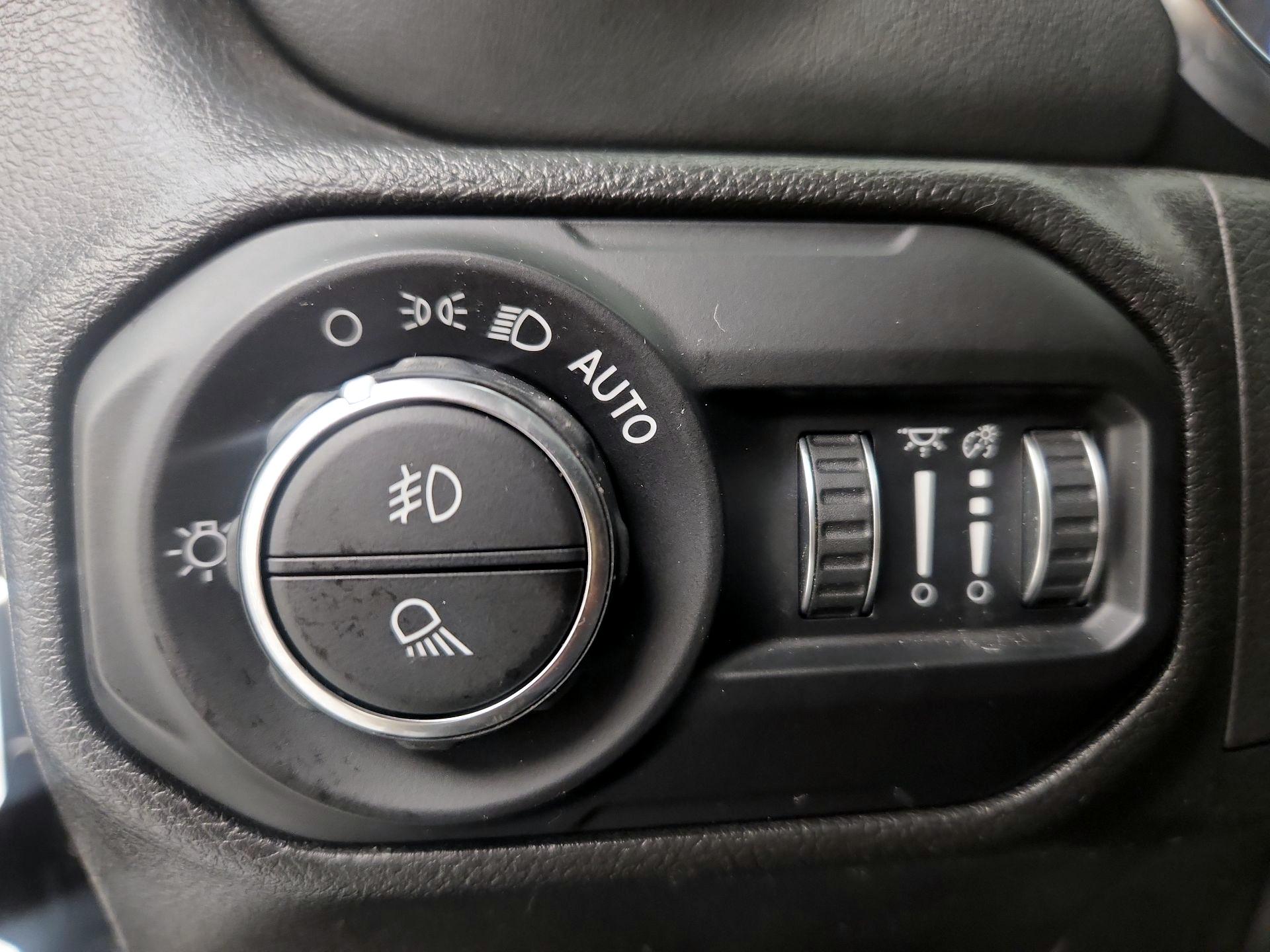 Thumbnail: 2022 Jeep Gladiator - 13
