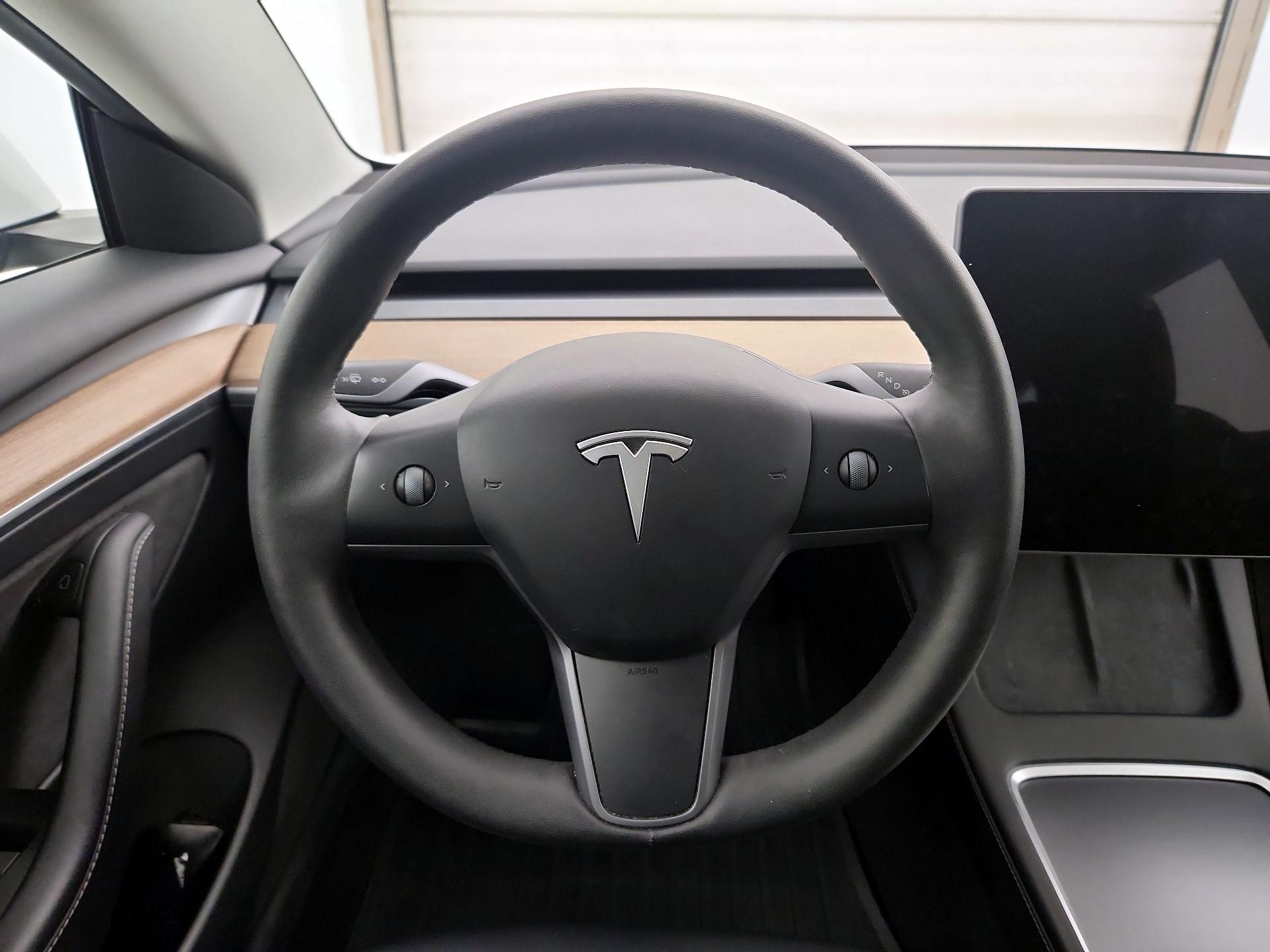 Thumbnail: 2023 Tesla Model 3 - 10