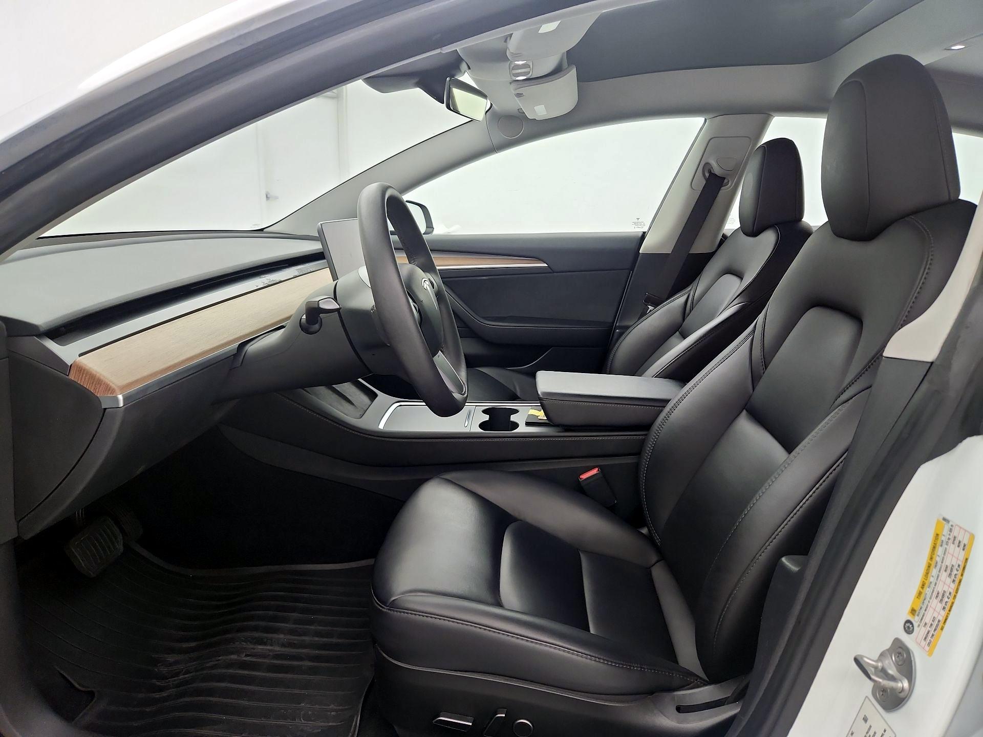Thumbnail: 2023 Tesla Model 3 - 11