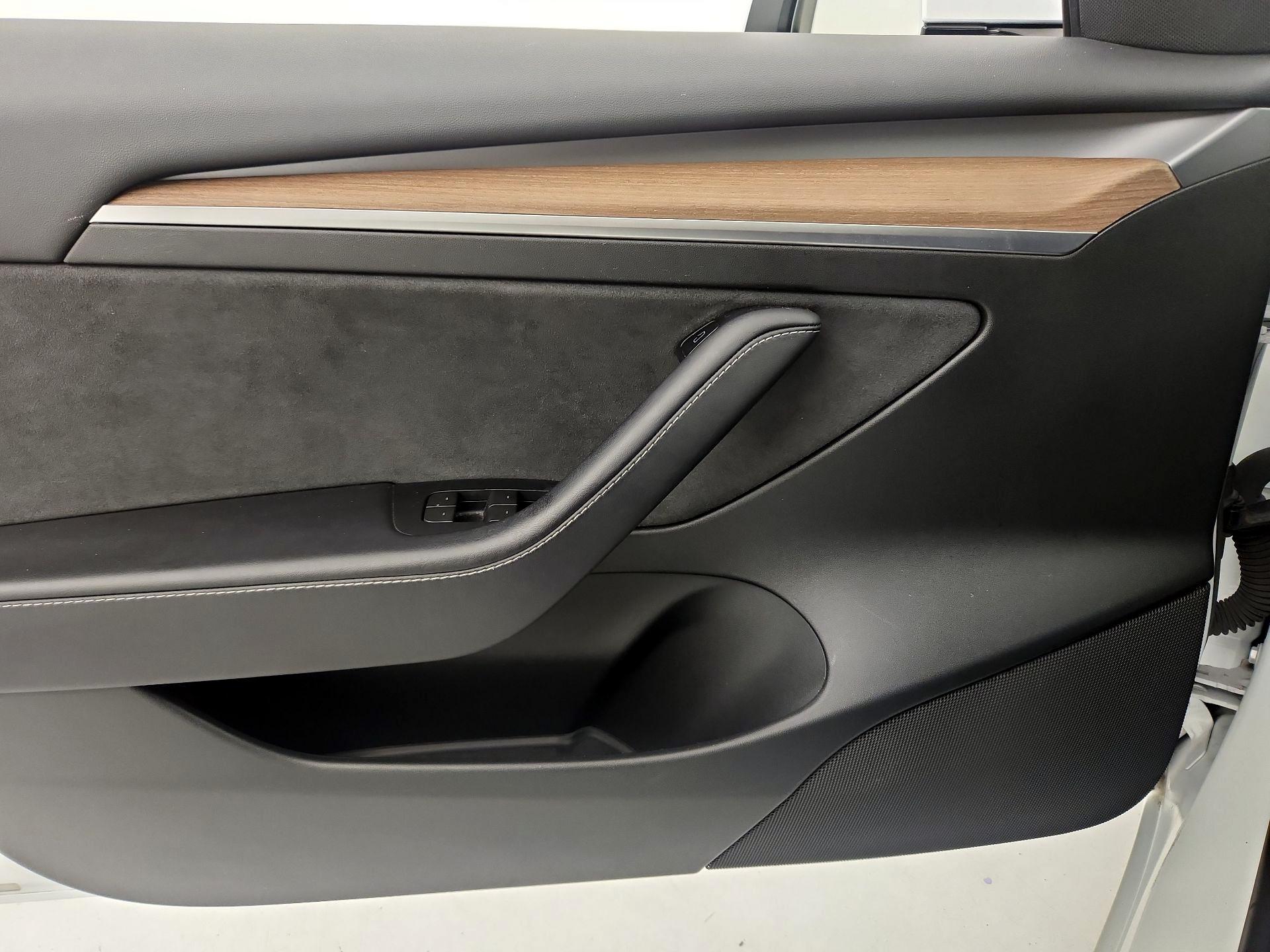 Thumbnail: 2023 Tesla Model 3 - 12