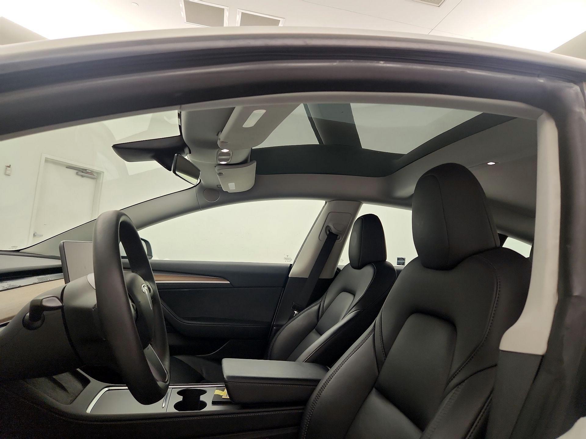 Thumbnail: 2023 Tesla Model 3 - 18