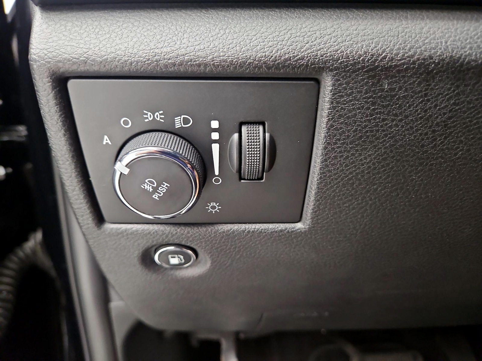 2018 Jeep Grand Cherokee Altitude - Photo 14