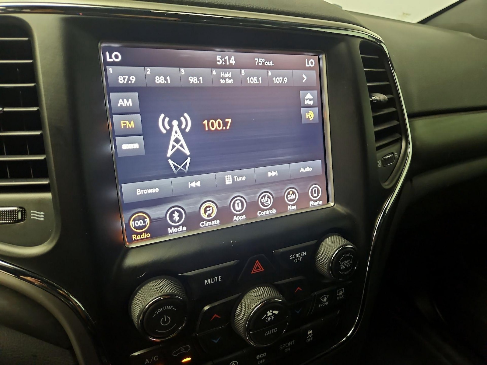 2018 Jeep Grand Cherokee Altitude - Photo 17