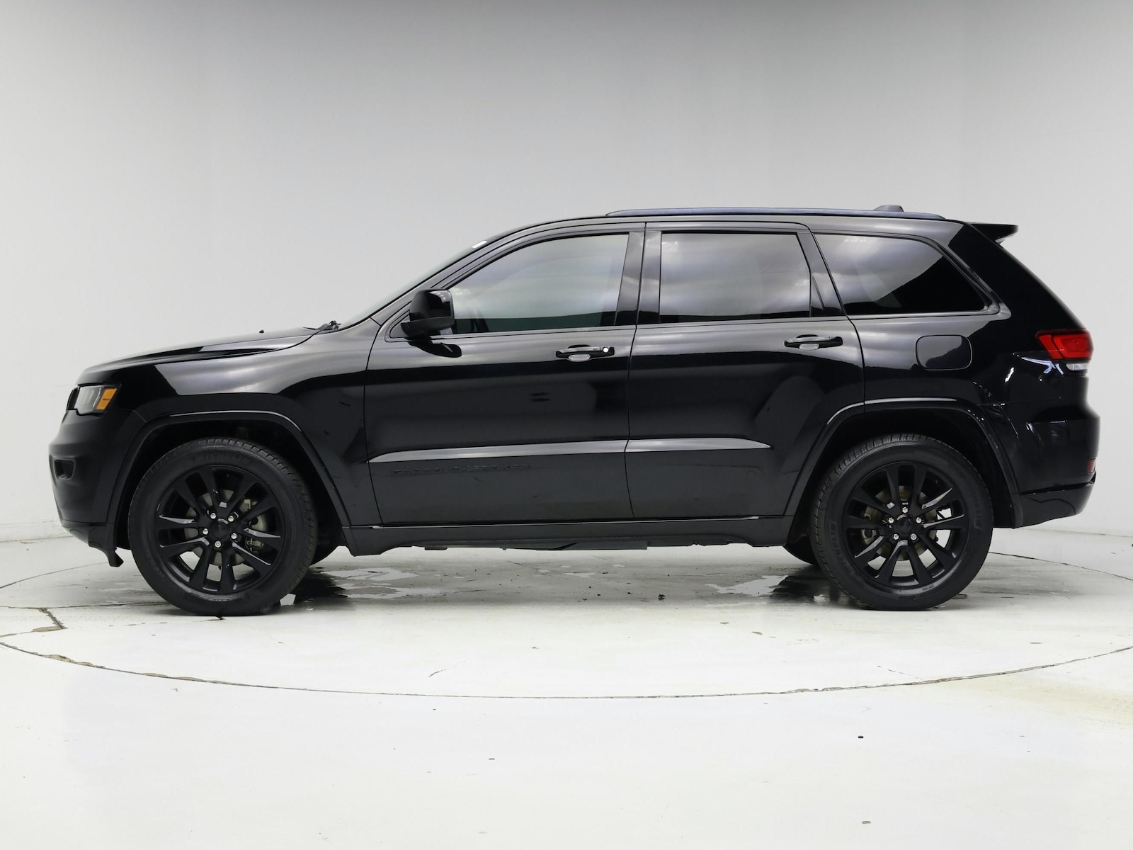2018 Jeep Grand Cherokee Altitude - Photo 4
