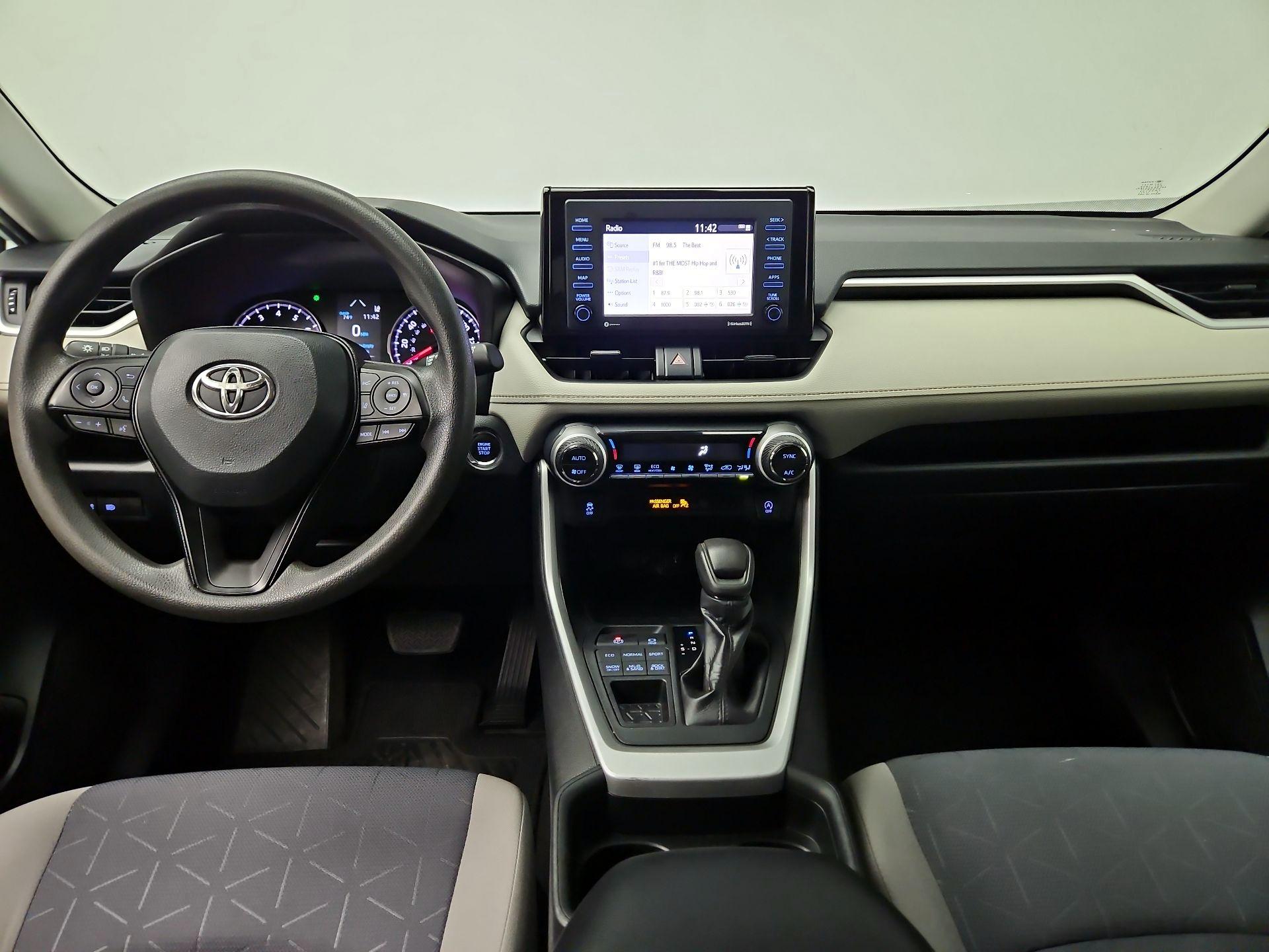 Thumbnail: 2020 Toyota RAV4 - 9