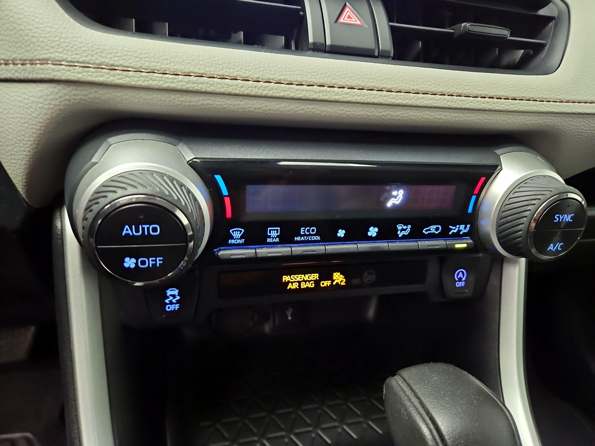 Thumbnail: 2020 Toyota RAV4 - 16