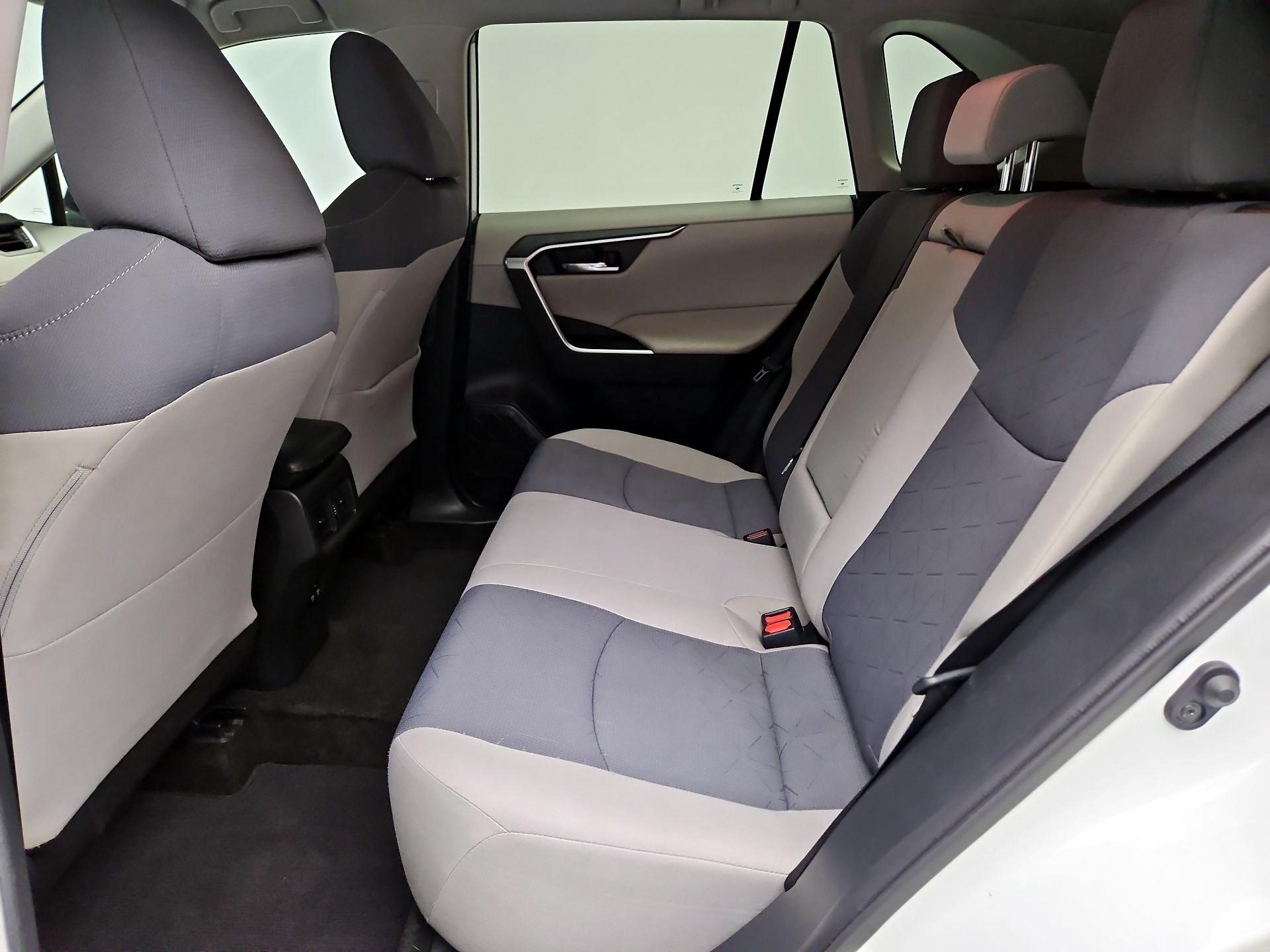 Thumbnail: 2020 Toyota RAV4 - 19