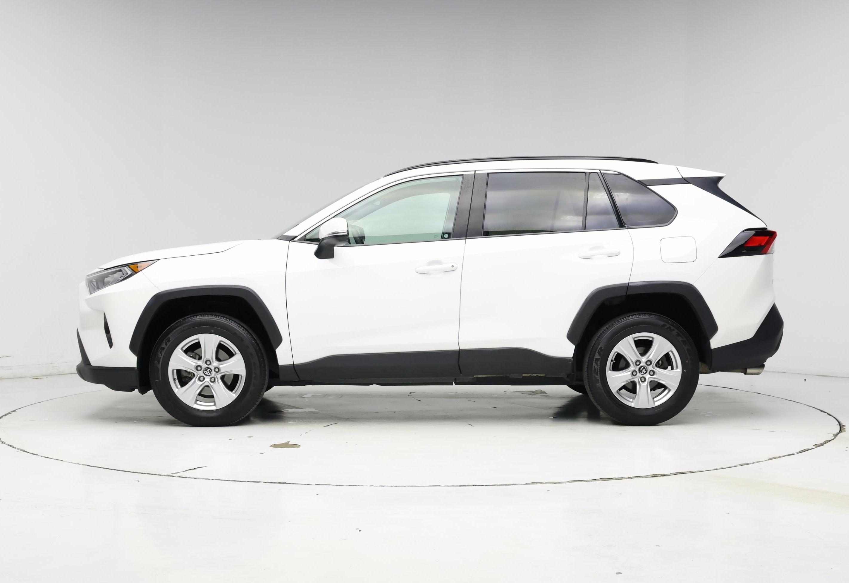 Thumbnail: 2020 Toyota RAV4 - 3